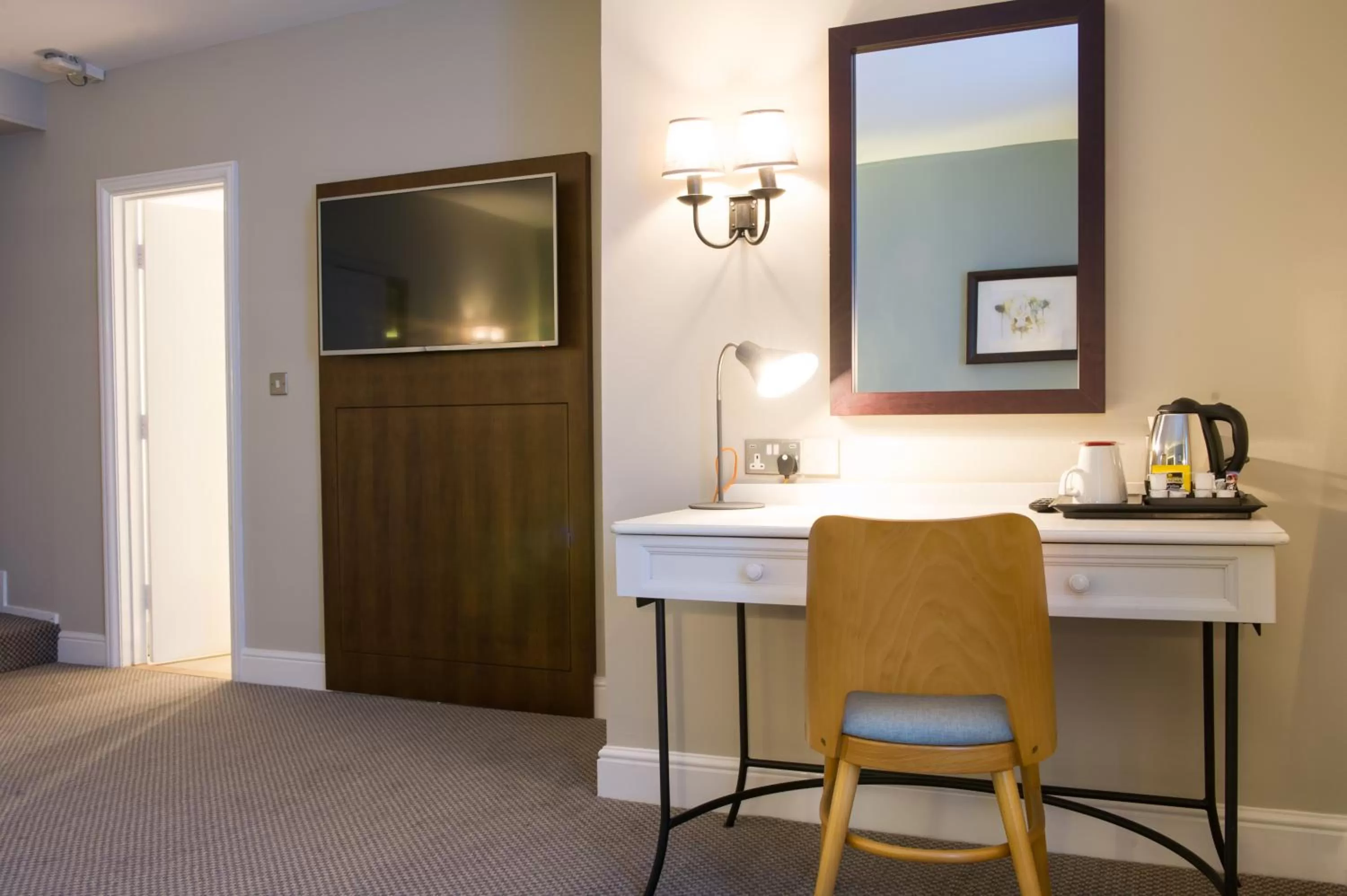 Coffee/tea facilities in Balloch House by Innkeeper's Collection