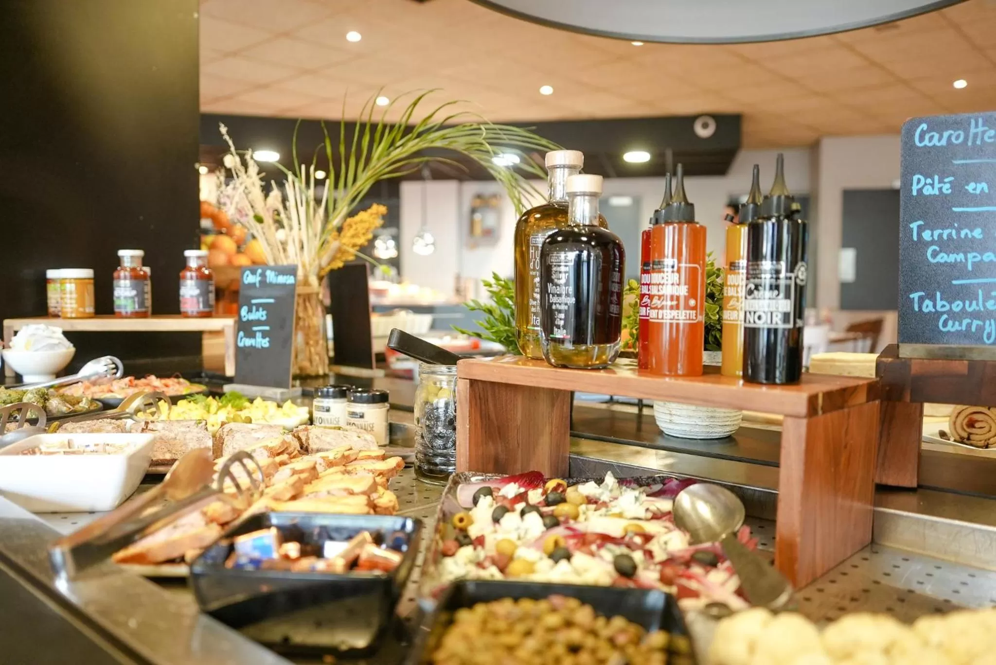 Restaurant/places to eat in Campanile Paris CDG Airport Villepinte