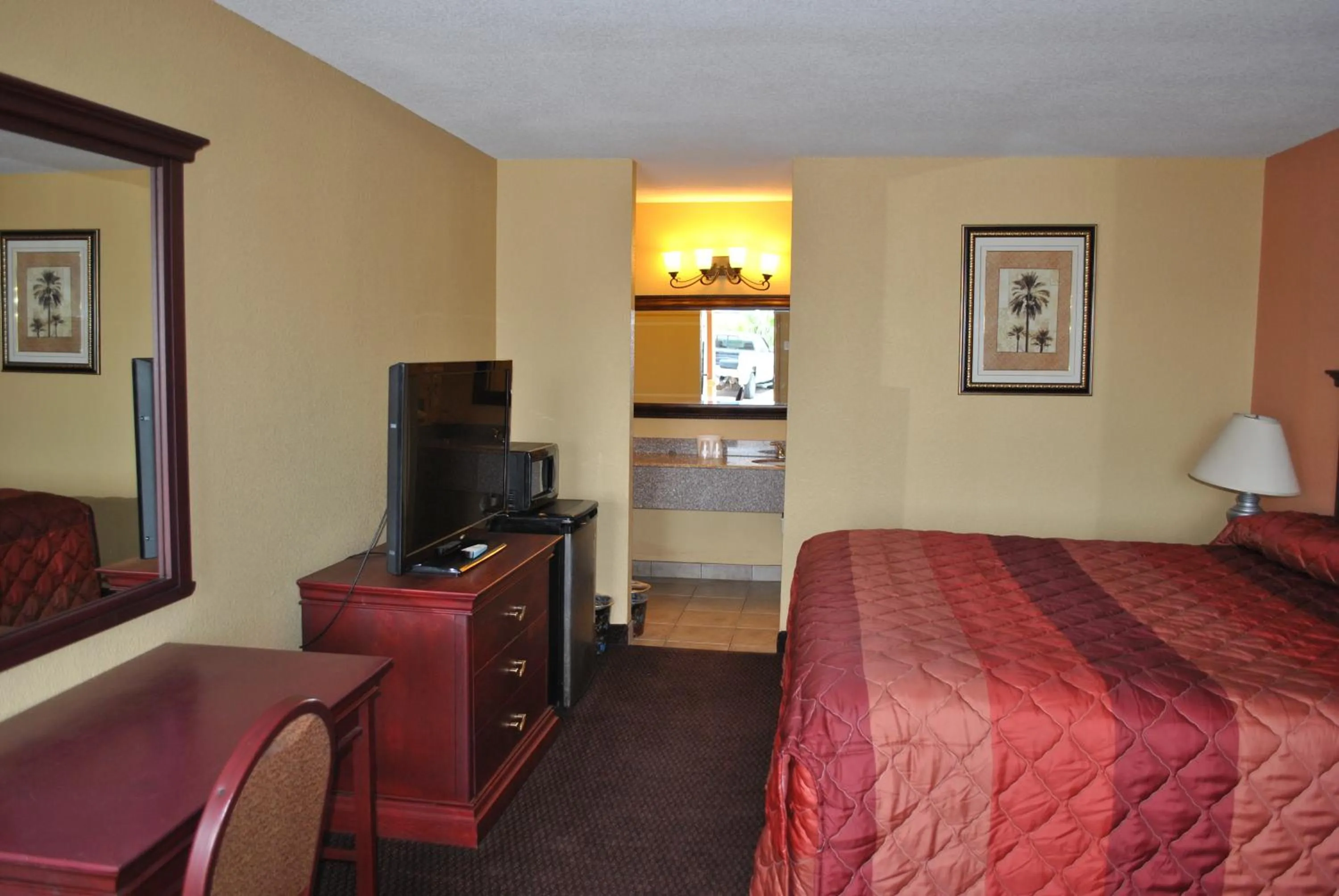 Bed in Executive Inn Brookshire