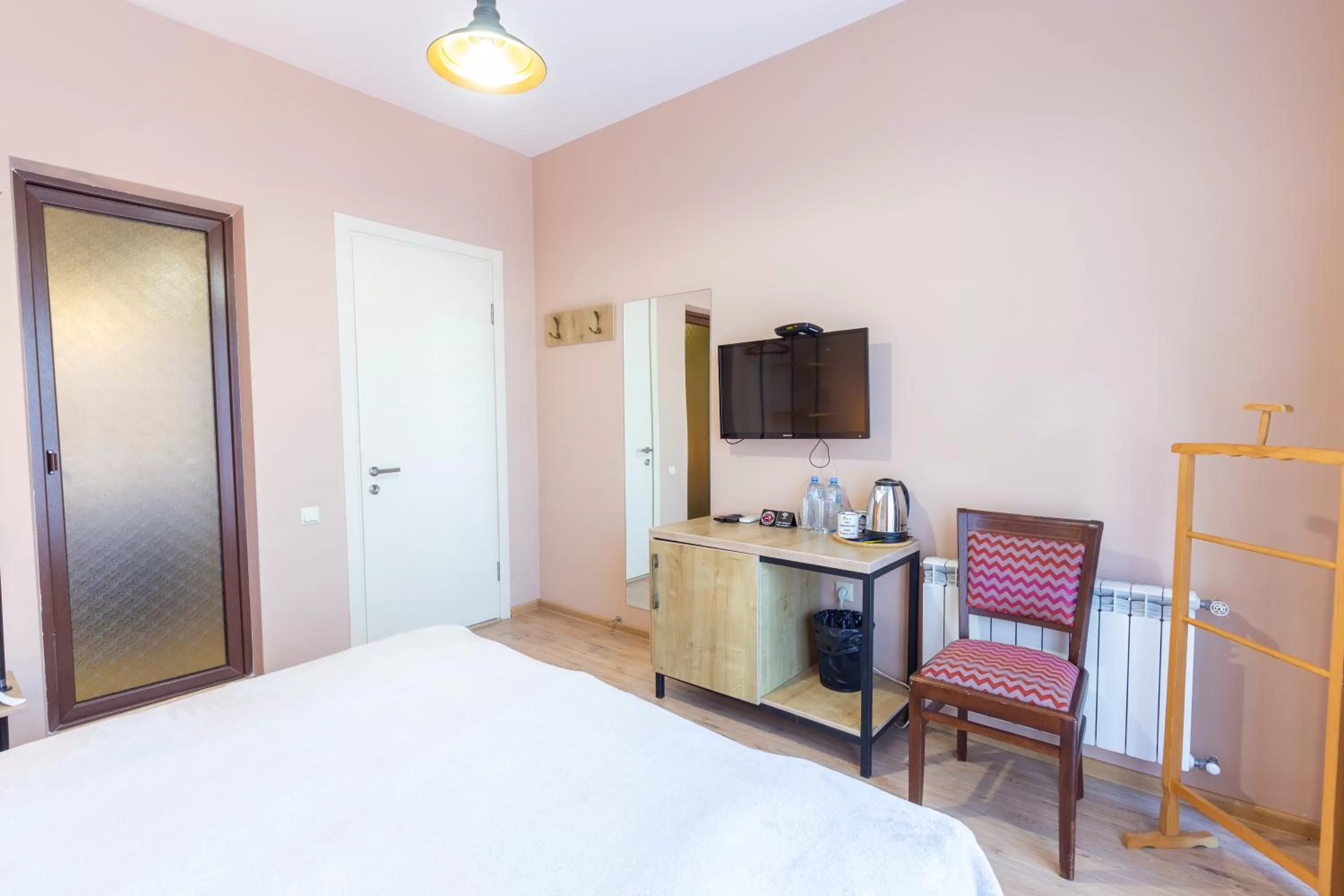 Photo of the whole room, Bed in Hotel N16