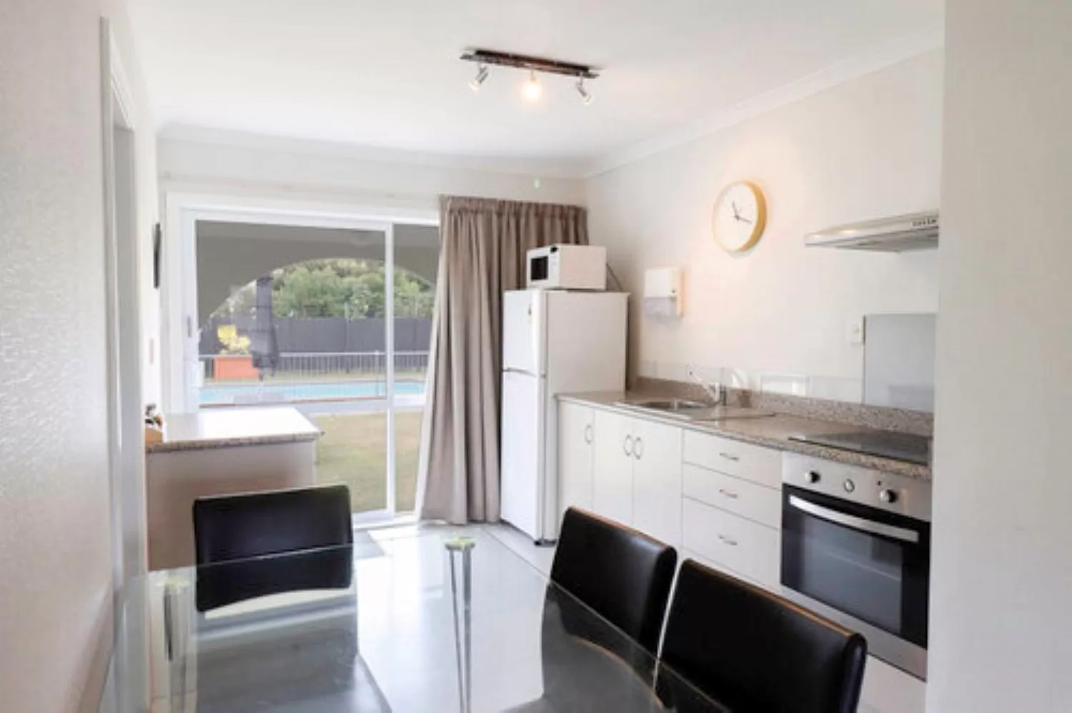 Dining area in Aztec Motel