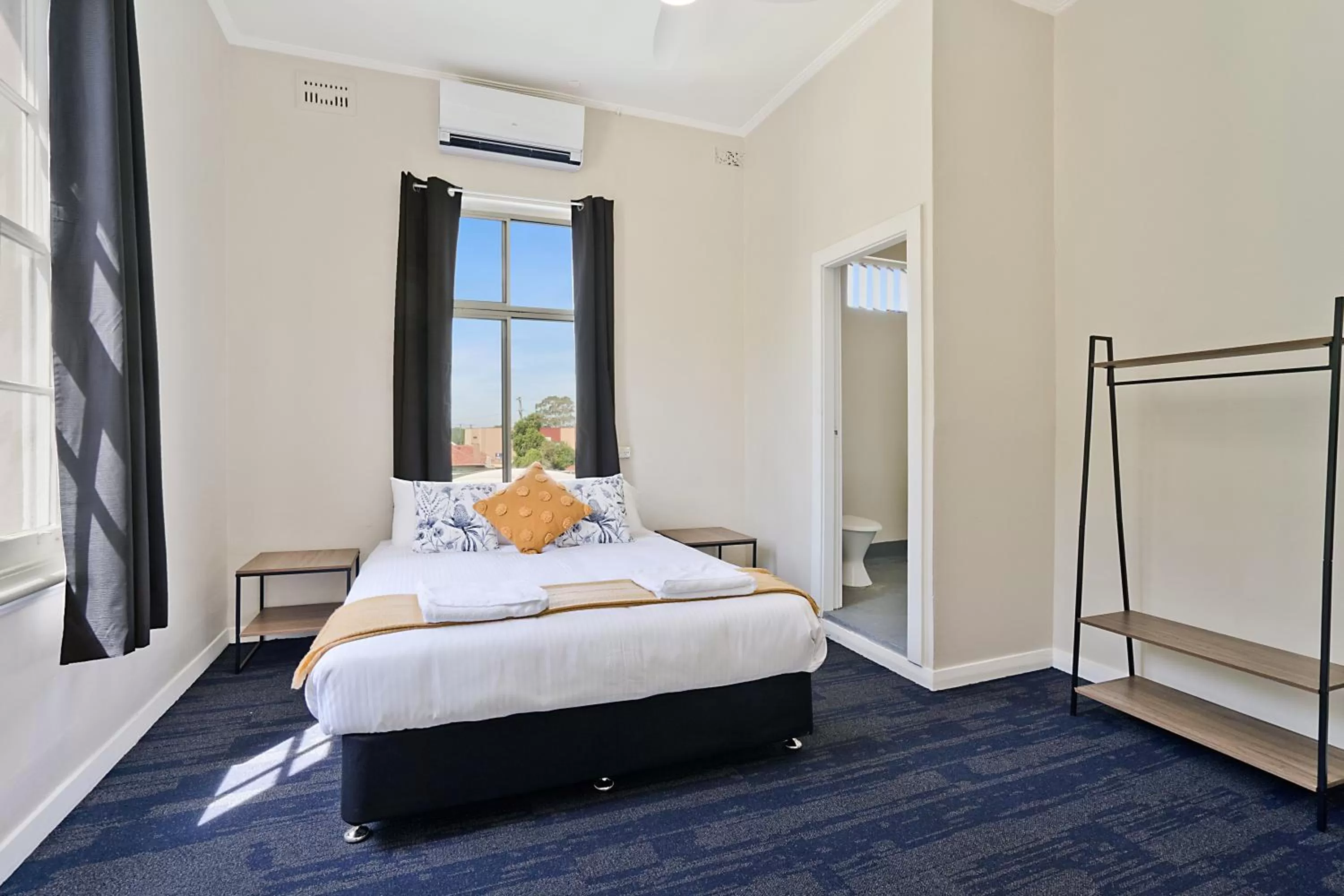 Photo of the whole room, Bed in Imperial Hotel Singleton