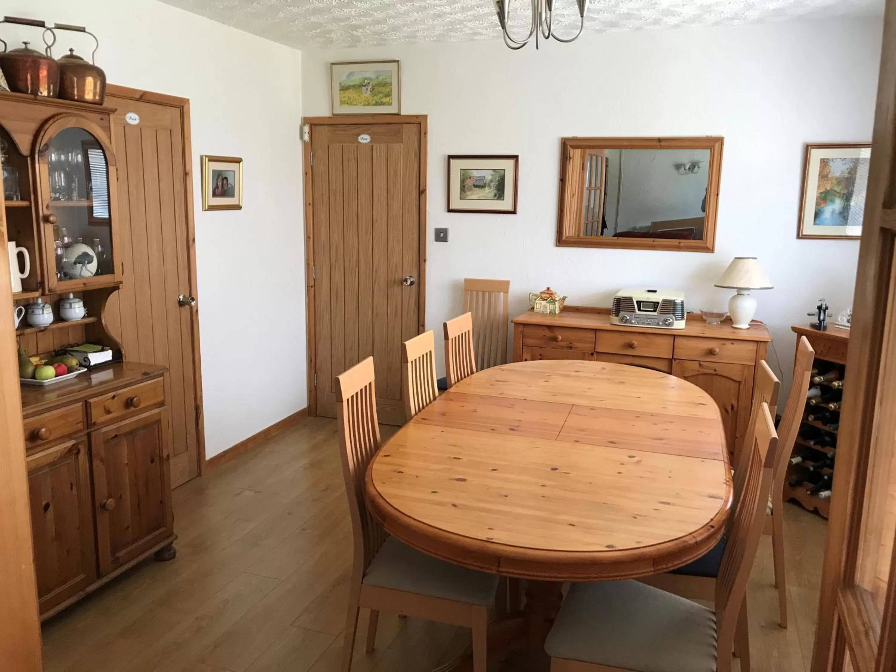 Food, Dining Area in HP Bed and Breakfast