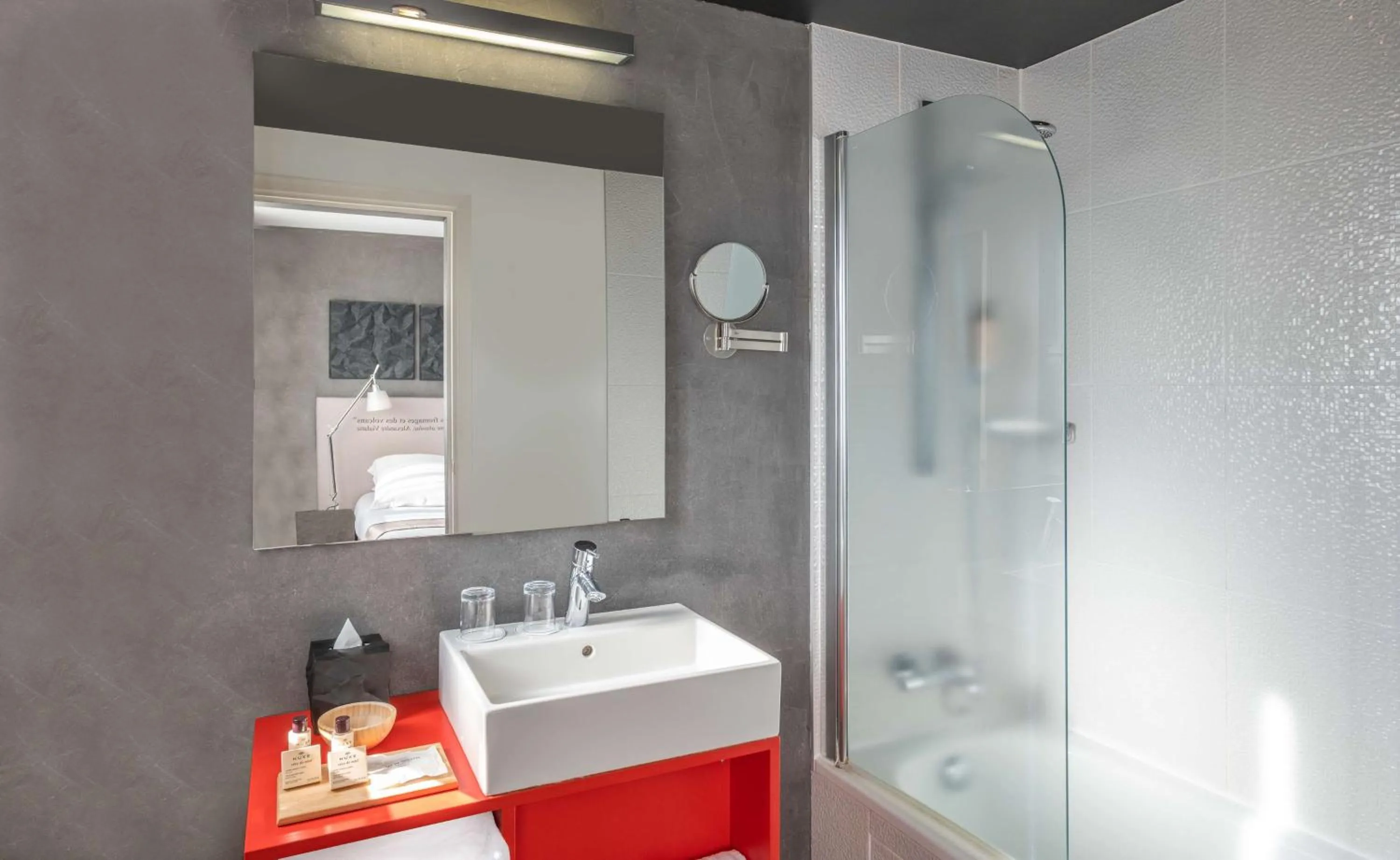 Bathroom in Hotel Litteraire Alexandre Vialatte, BW Signature Collection