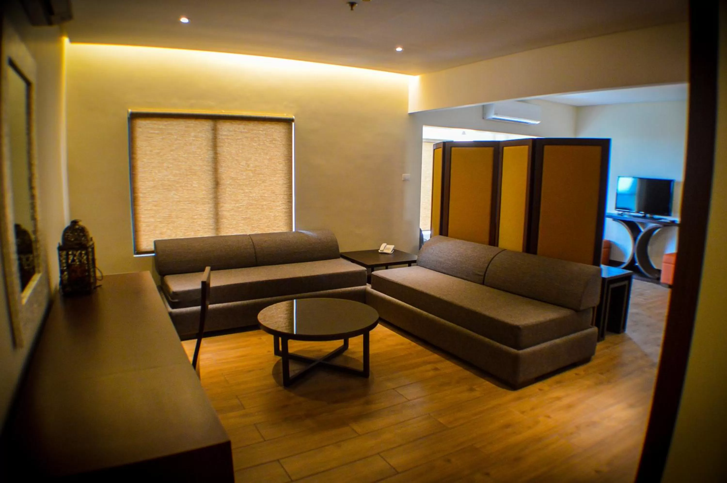 Bedroom in Hotel Monticello Tagaytay