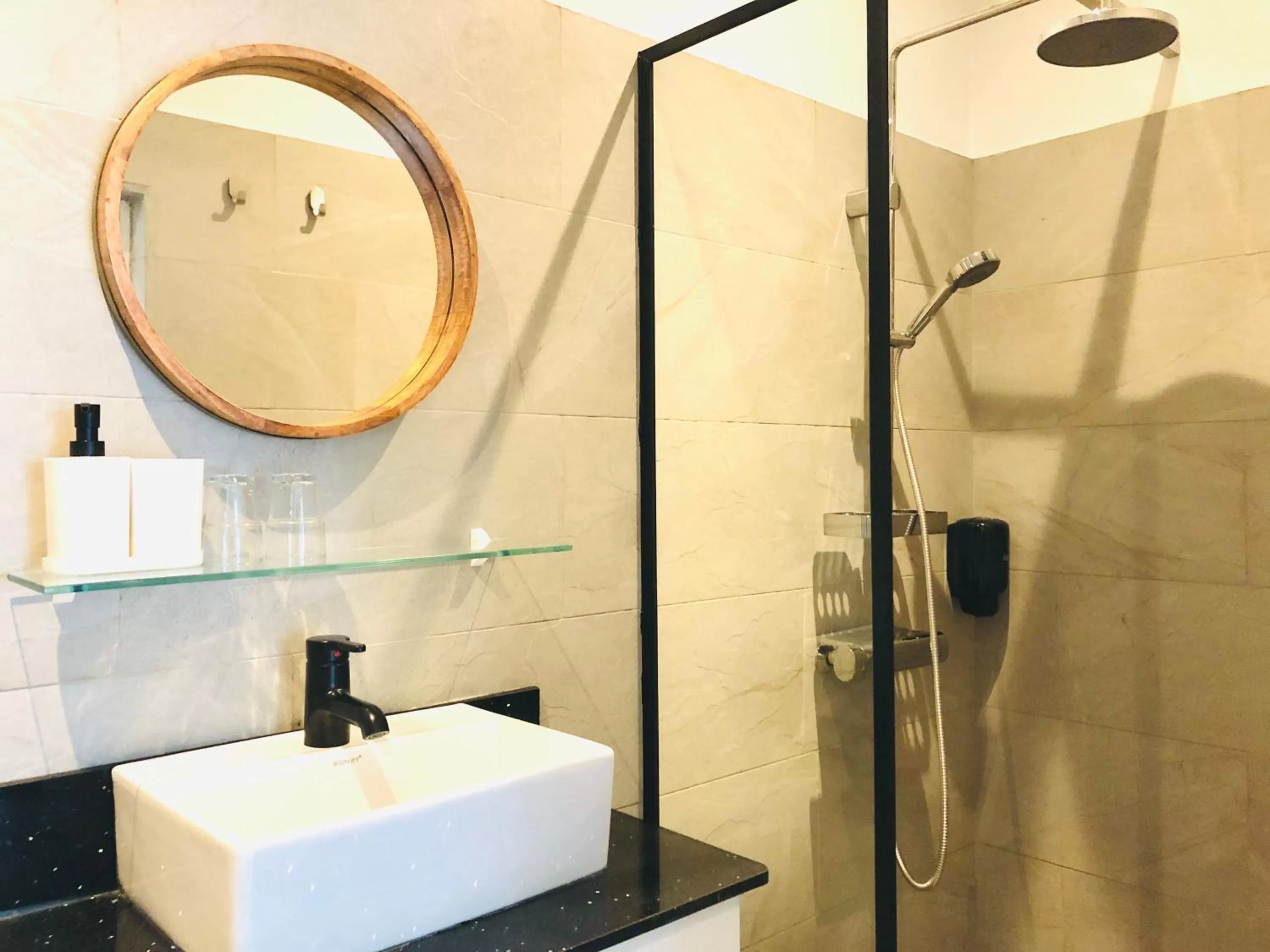 Shower in Villa Famiri Boutique hotel