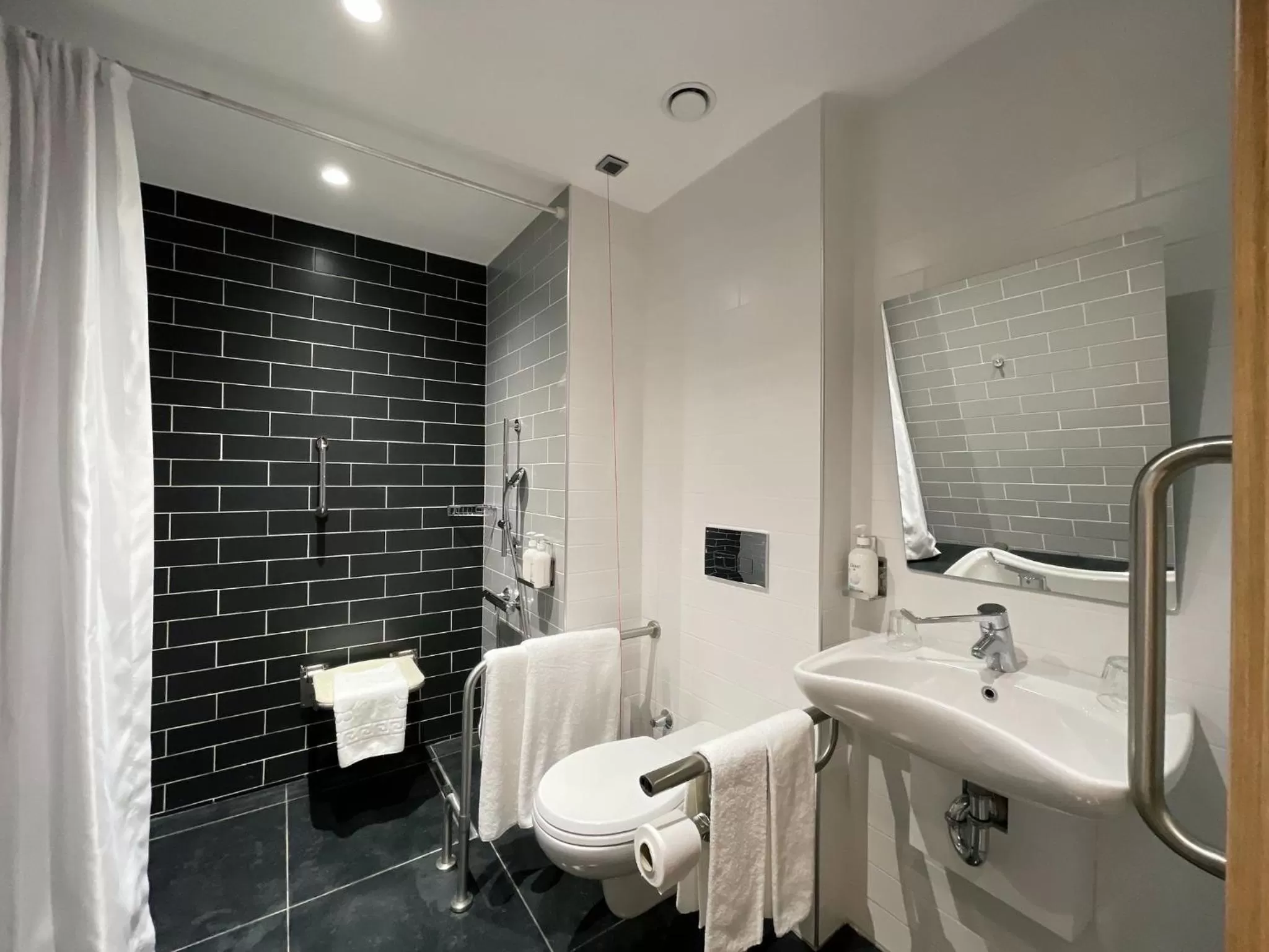 Bathroom in Holiday Inn Express - Ankara - Airport by IHG