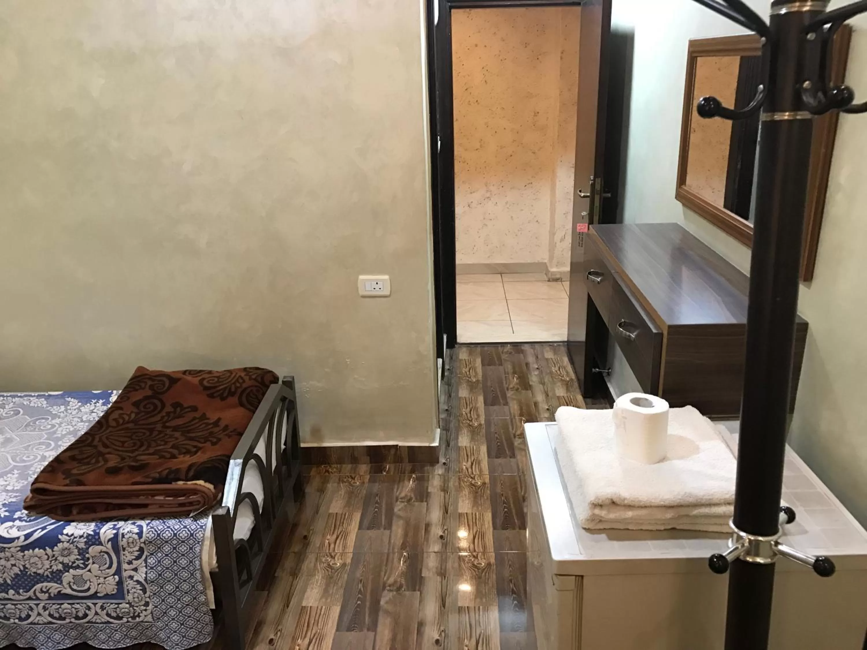 Bed in Sun Rise Hotel & Hostel & Tours