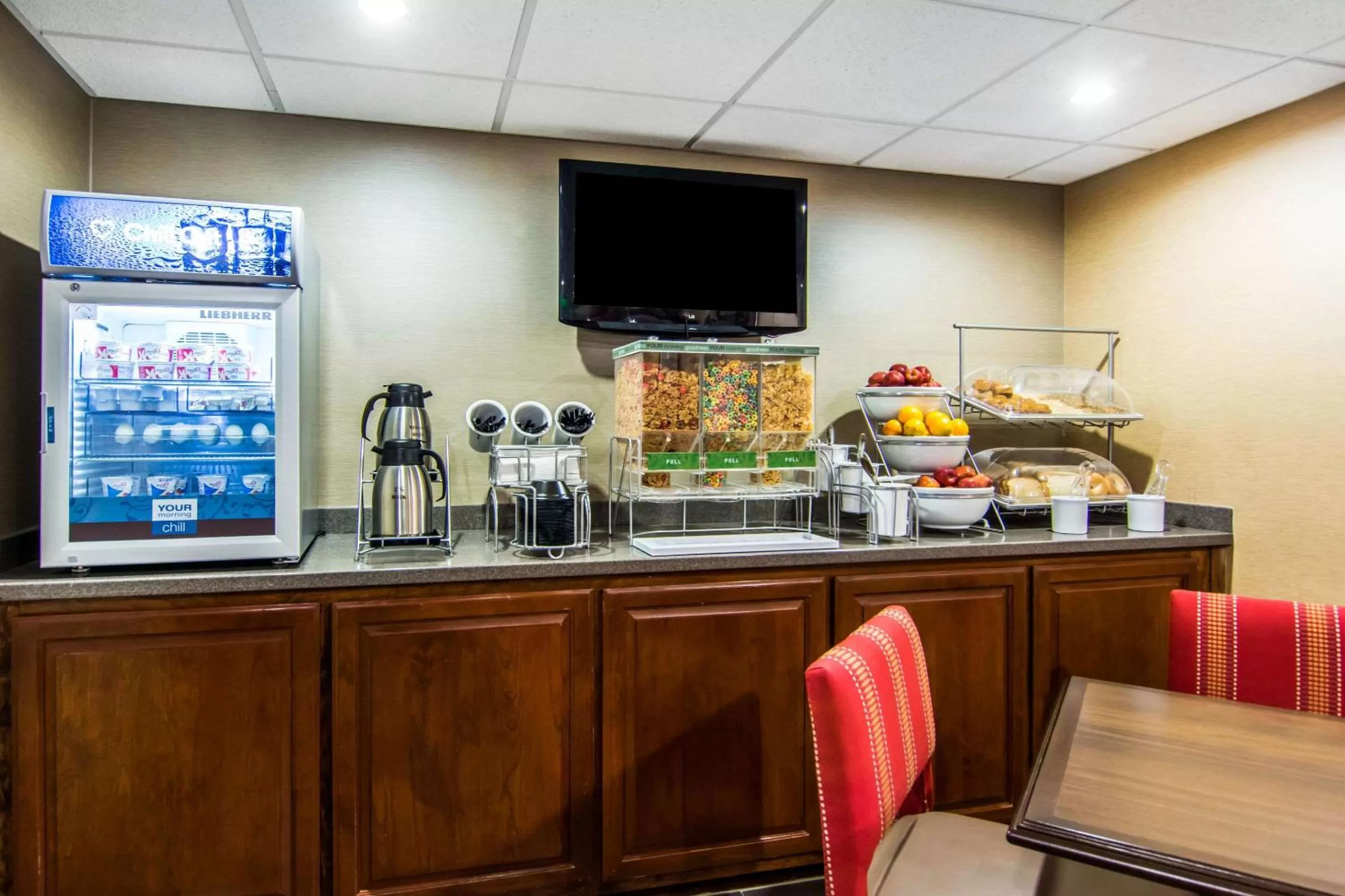 Restaurant/places to eat in Comfort Inn Newport News-Williamsburg East