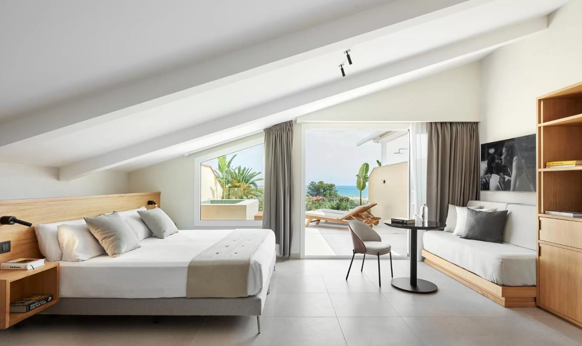 Sea view, Bed in Hotel restaurant Ceferino