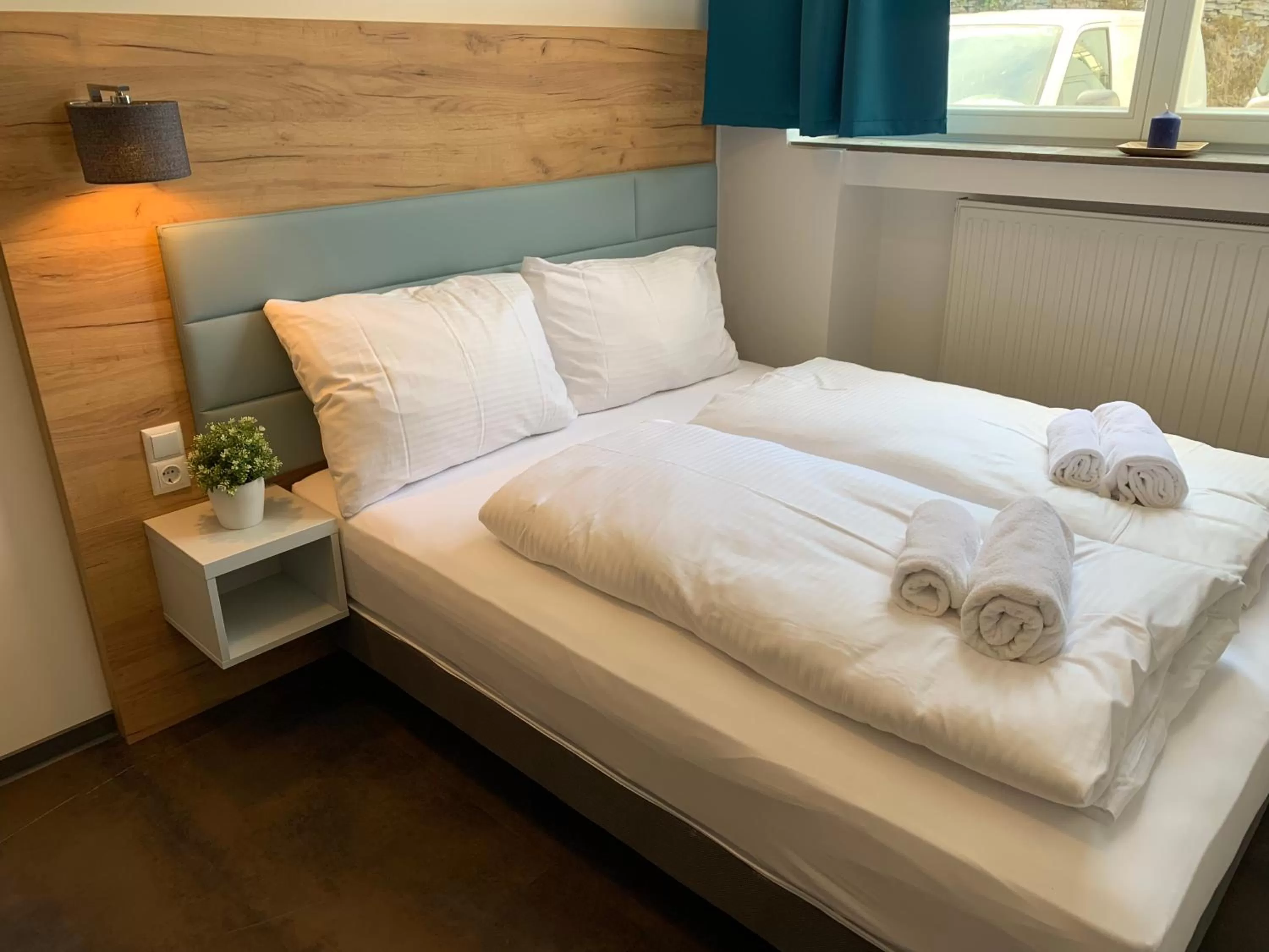 Photo of the whole room, Bed in besttime Hotel Monschau