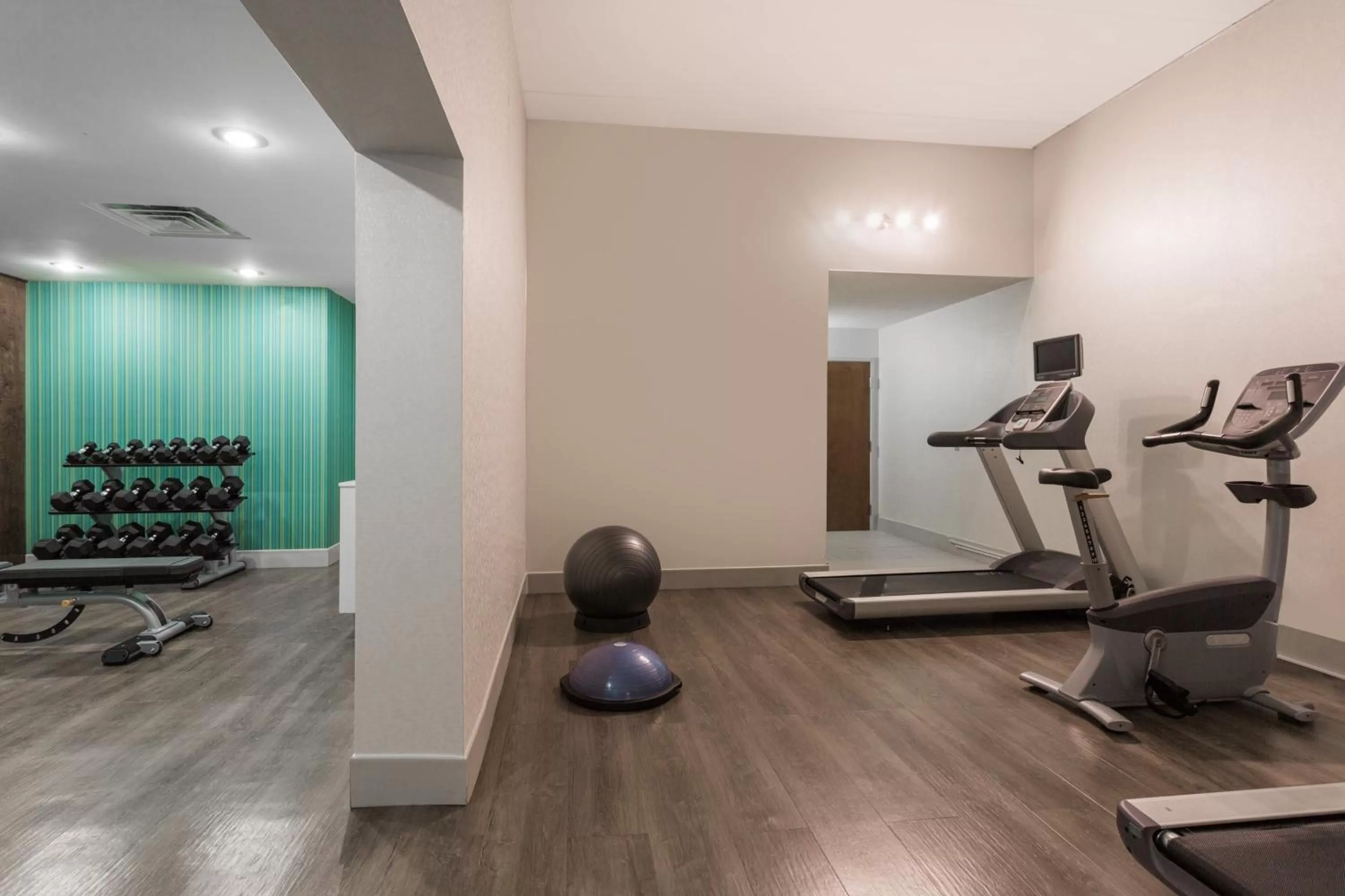 Spa and wellness centre/facilities in Holiday Inn Express and Suites - Petersburg - Fort Lee by IHG