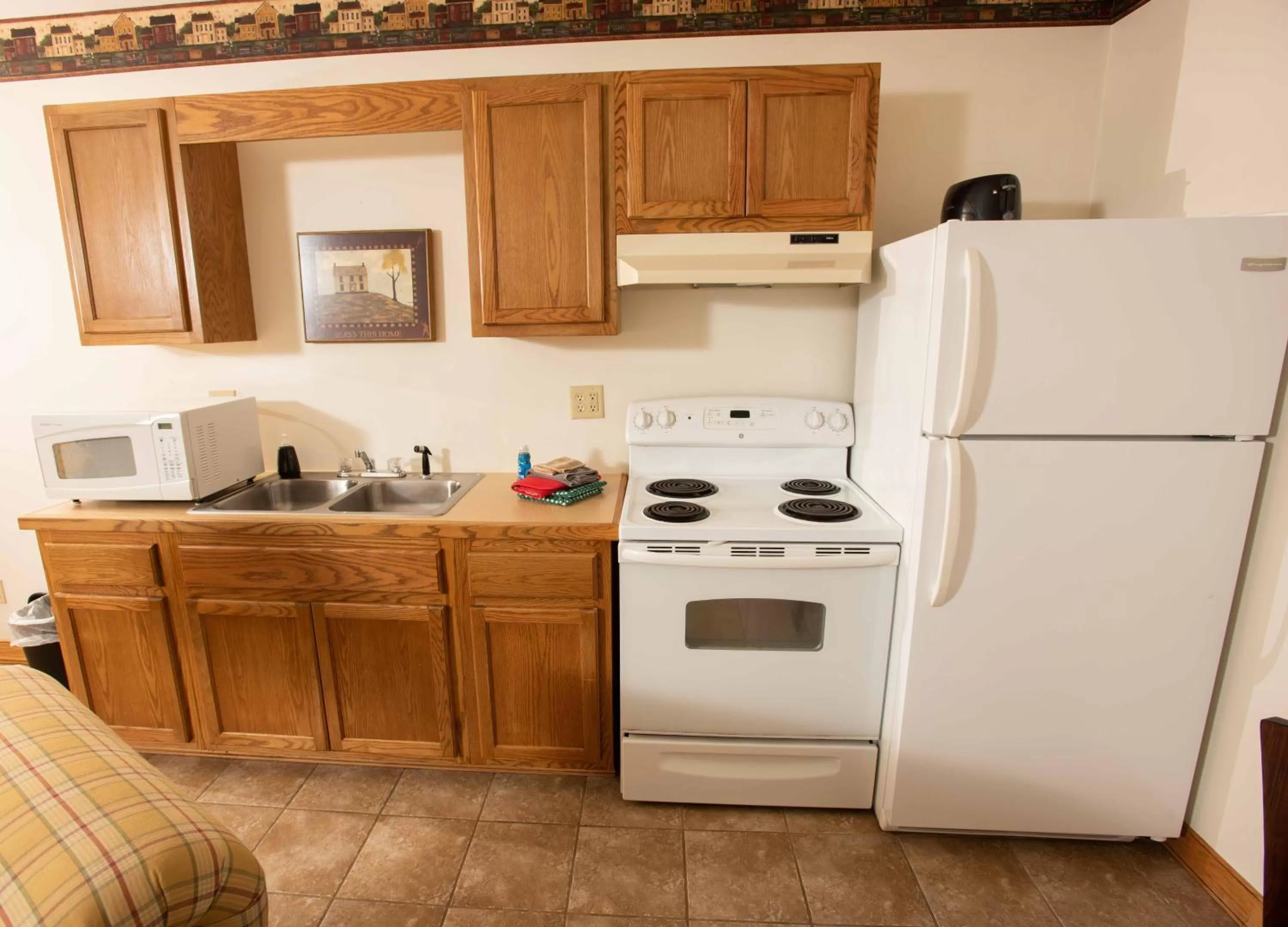 Kitchen or kitchenette in Blue Spruce Motel