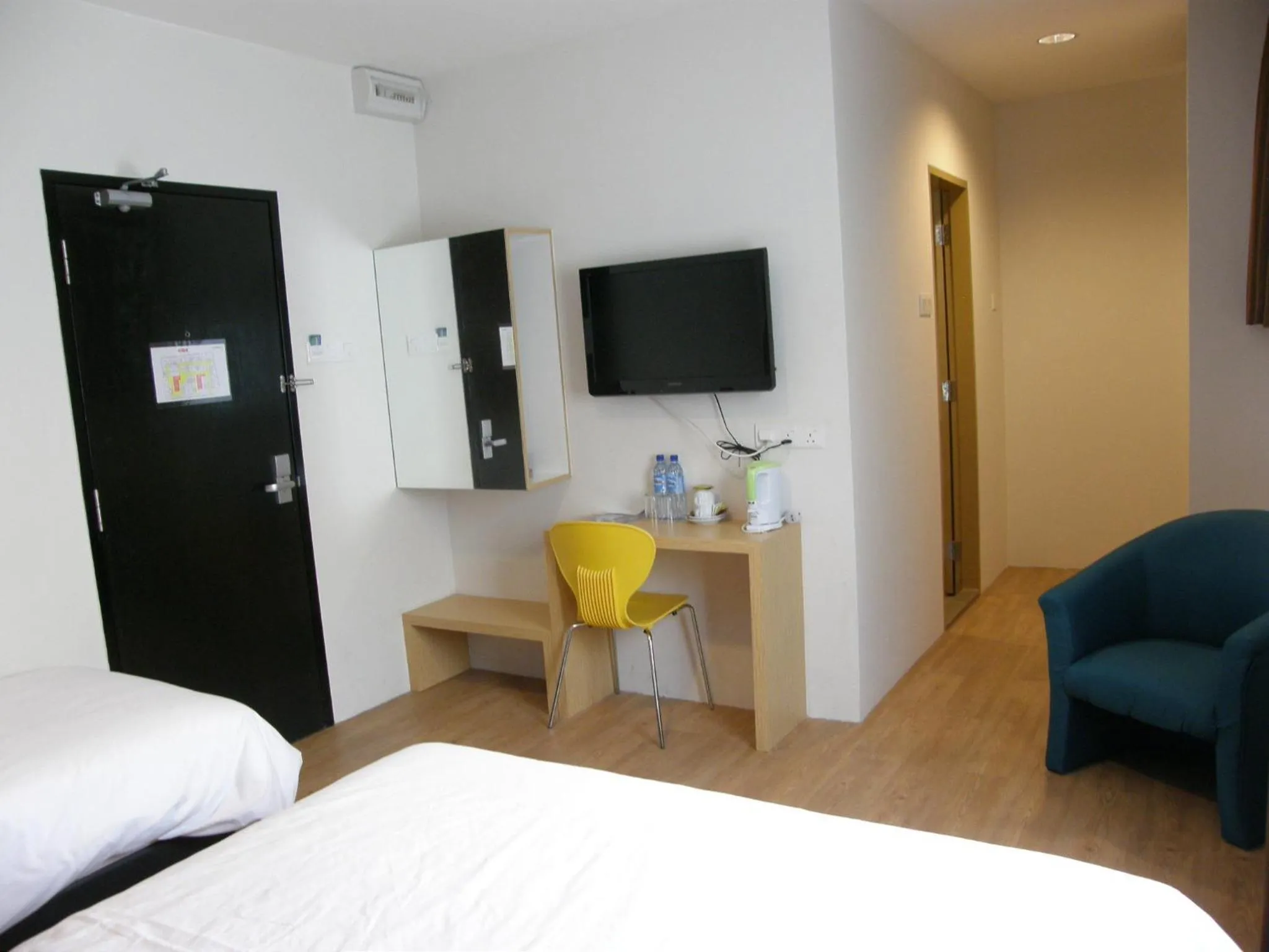 Photo of the whole room, Bed in Tras Mutiara Hotel Bentong