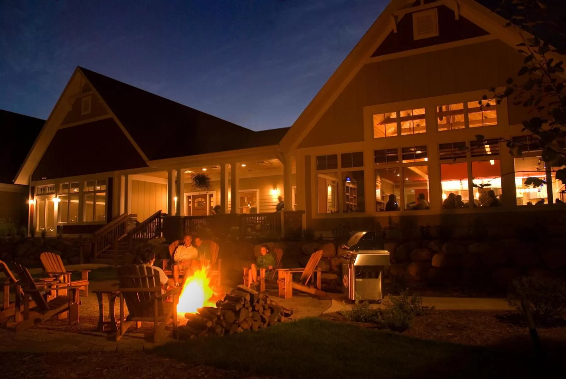 Property building in Larsmont Cottages