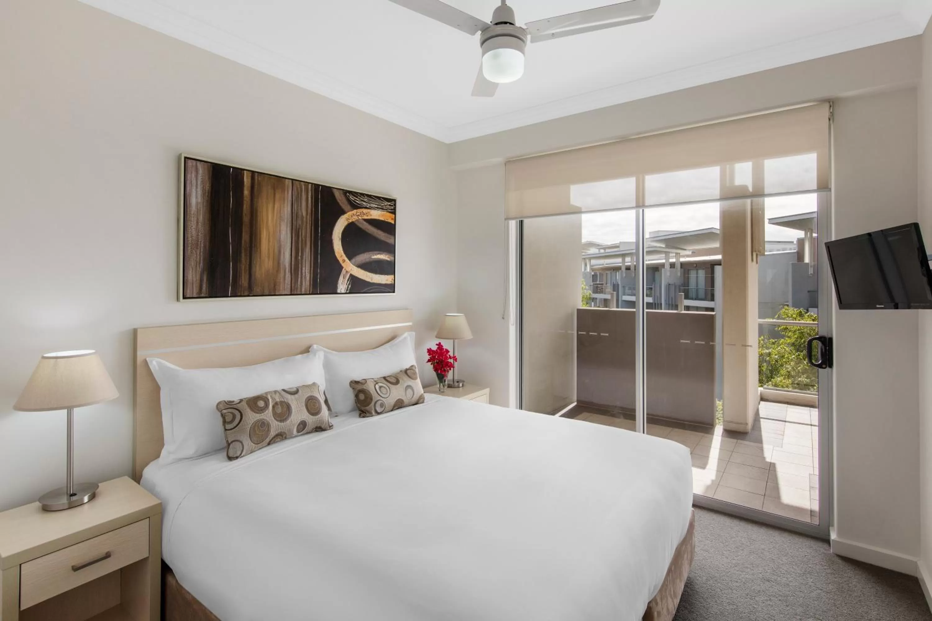 Bedroom, Bed in Oaks Brisbane Mews Suites