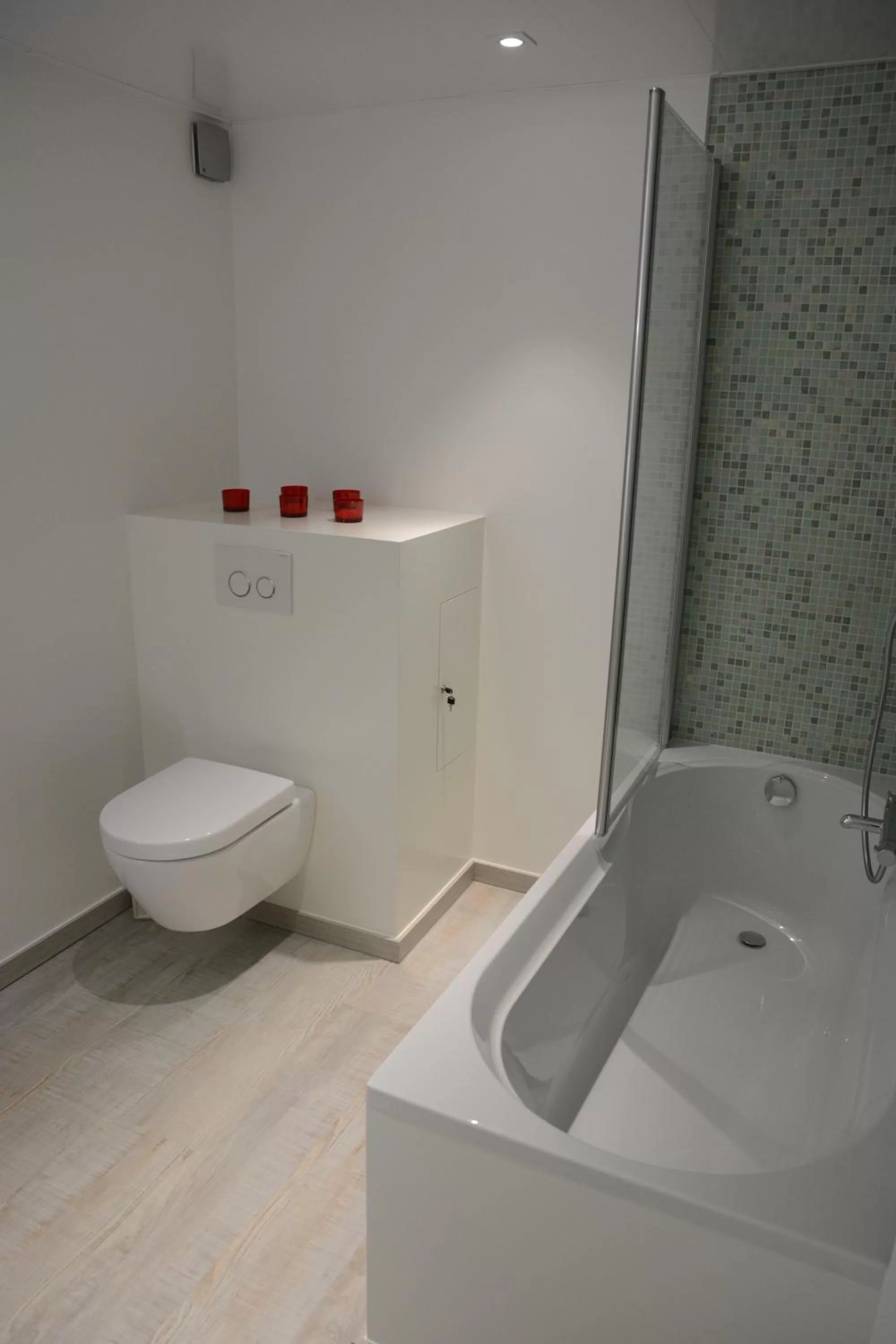 Shower, Bathroom in B&B Herenhuis