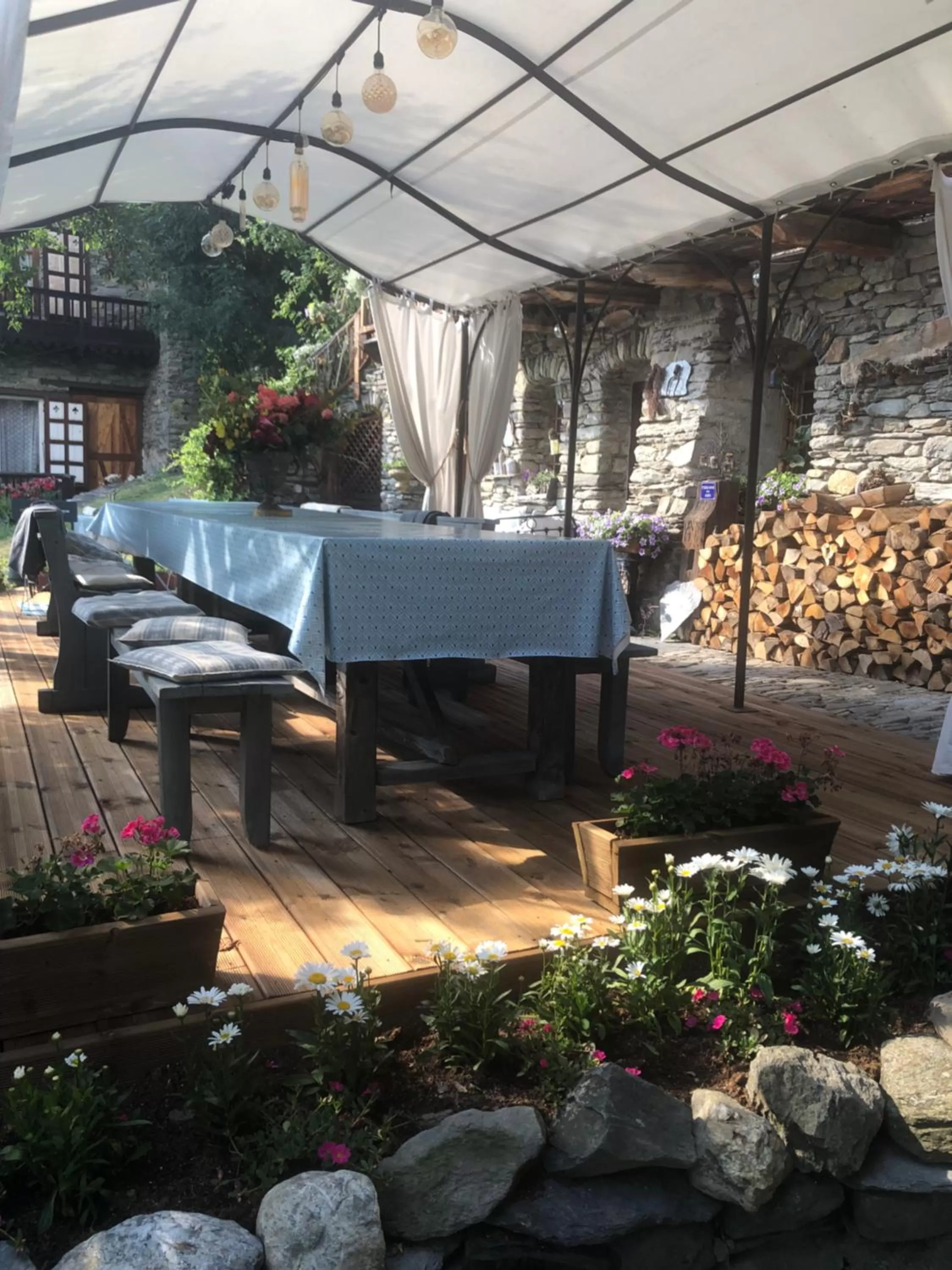 Restaurant/Places to Eat in La Ferme d'Angele