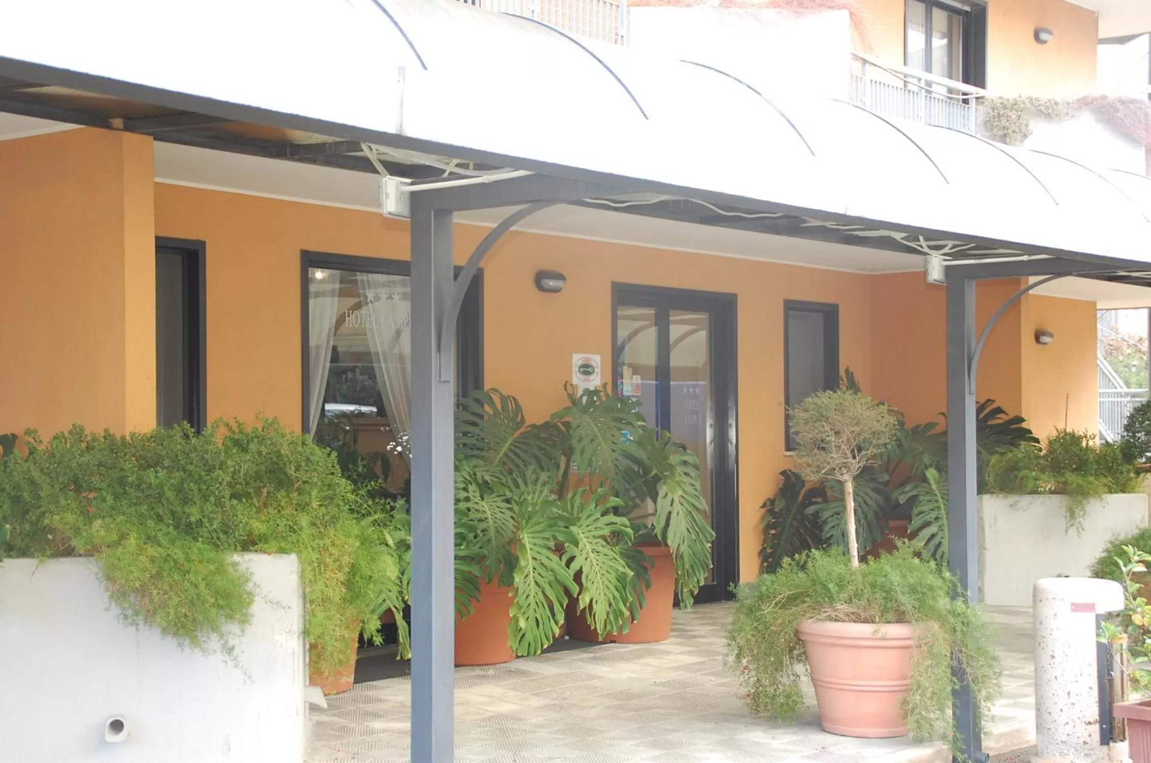 Facade/entrance in Campus Hotel