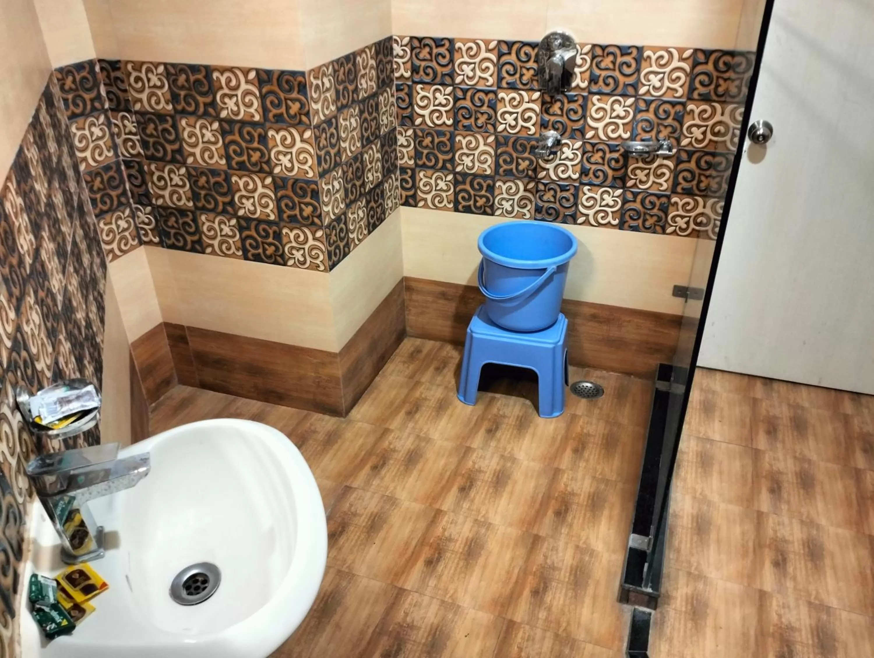 Bathroom in Hotel Shri Gourav
