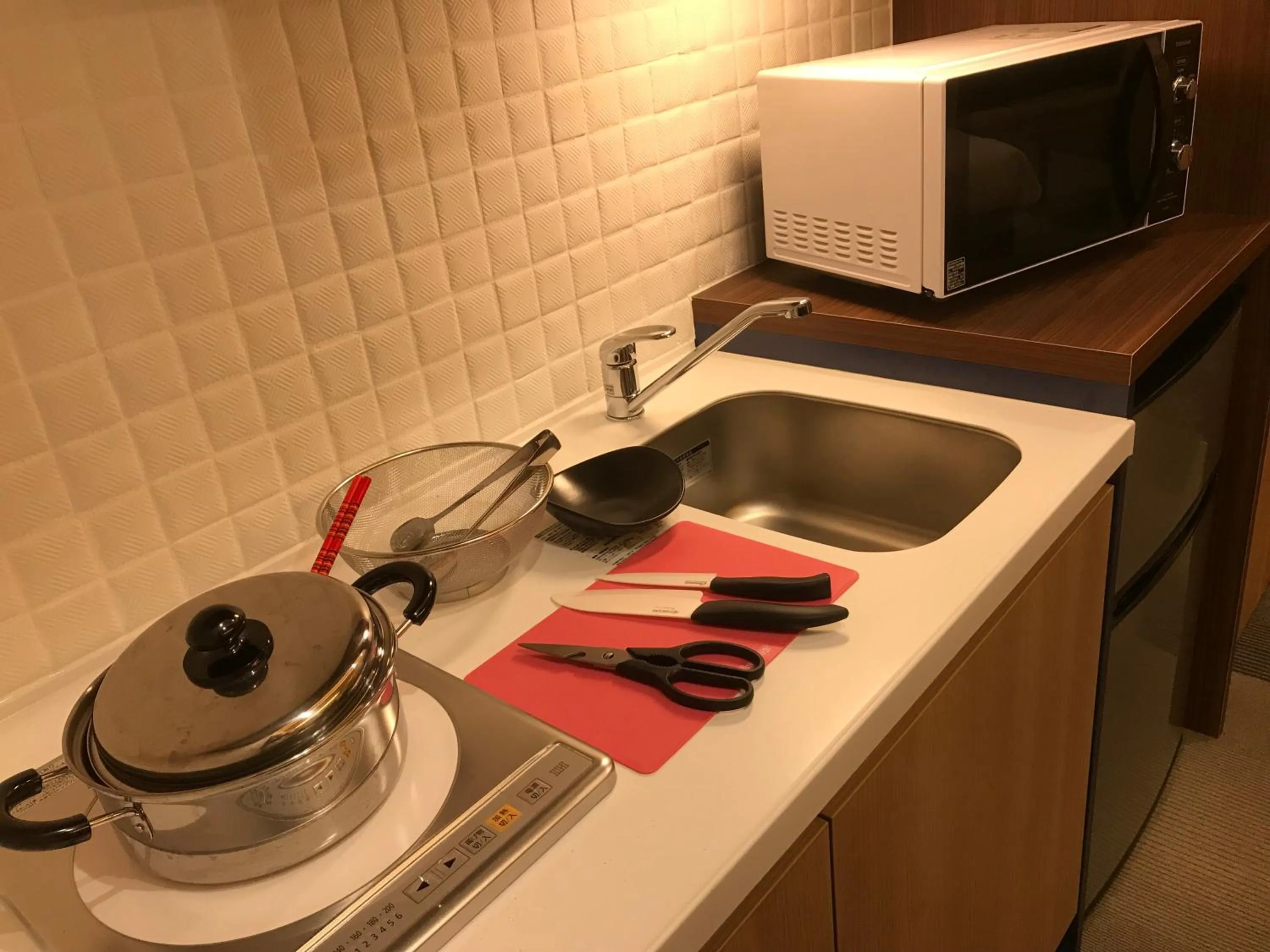 Kitchen or kitchenette in Hotel Yururito Osaka