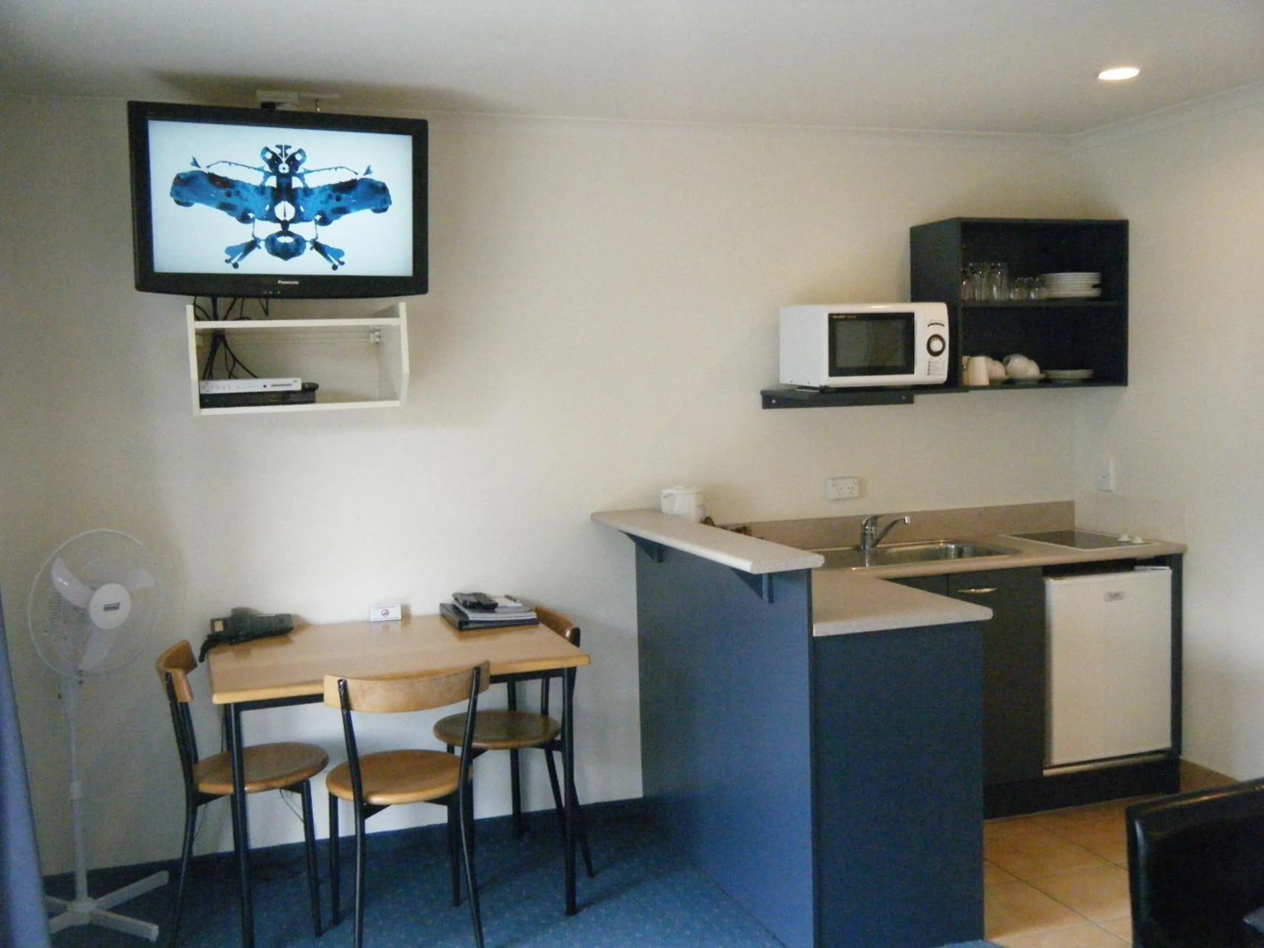 Living room in Stadium Motel