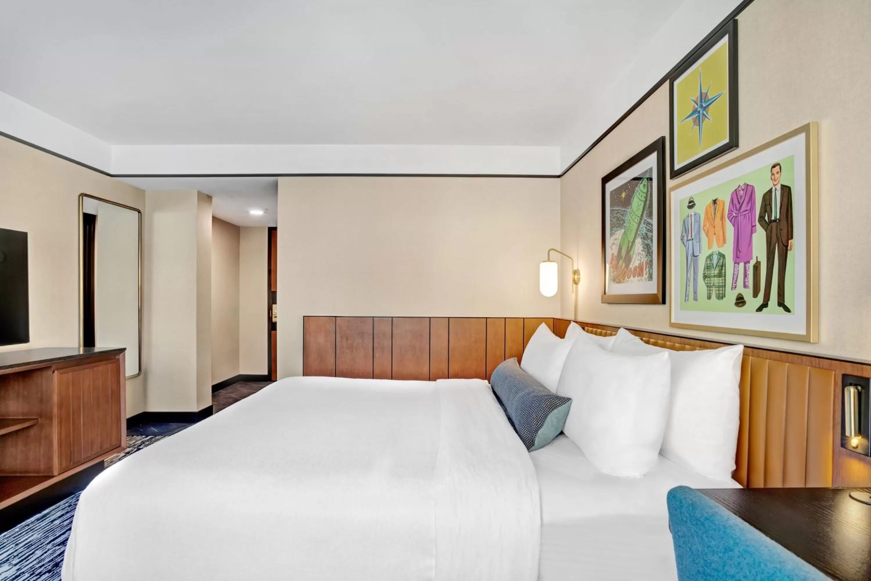 Bedroom, Bed in Hotel Indigo - Minneapolis Downtown by IHG