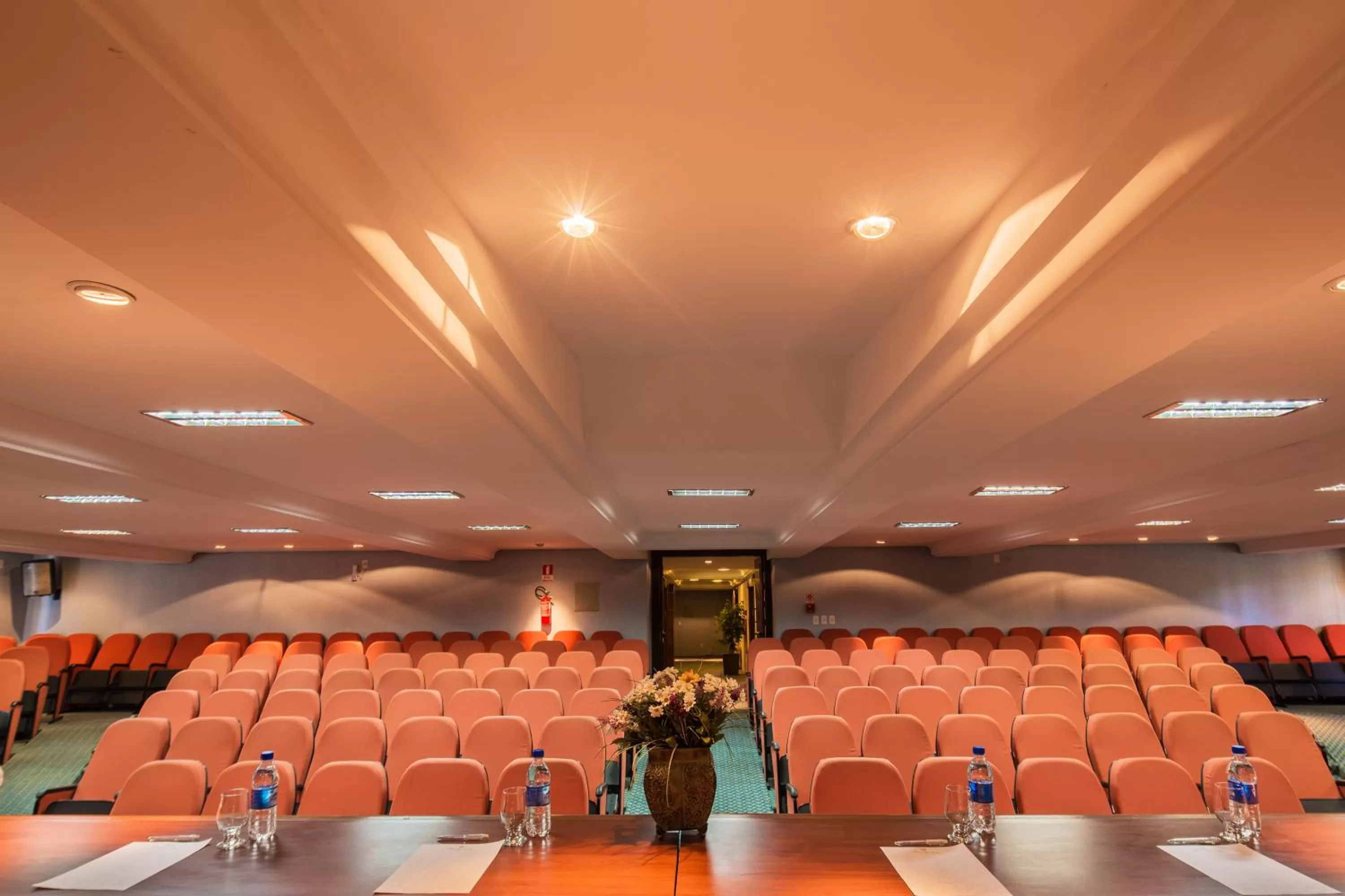 Meeting/conference room in Hotel Serra Nevada