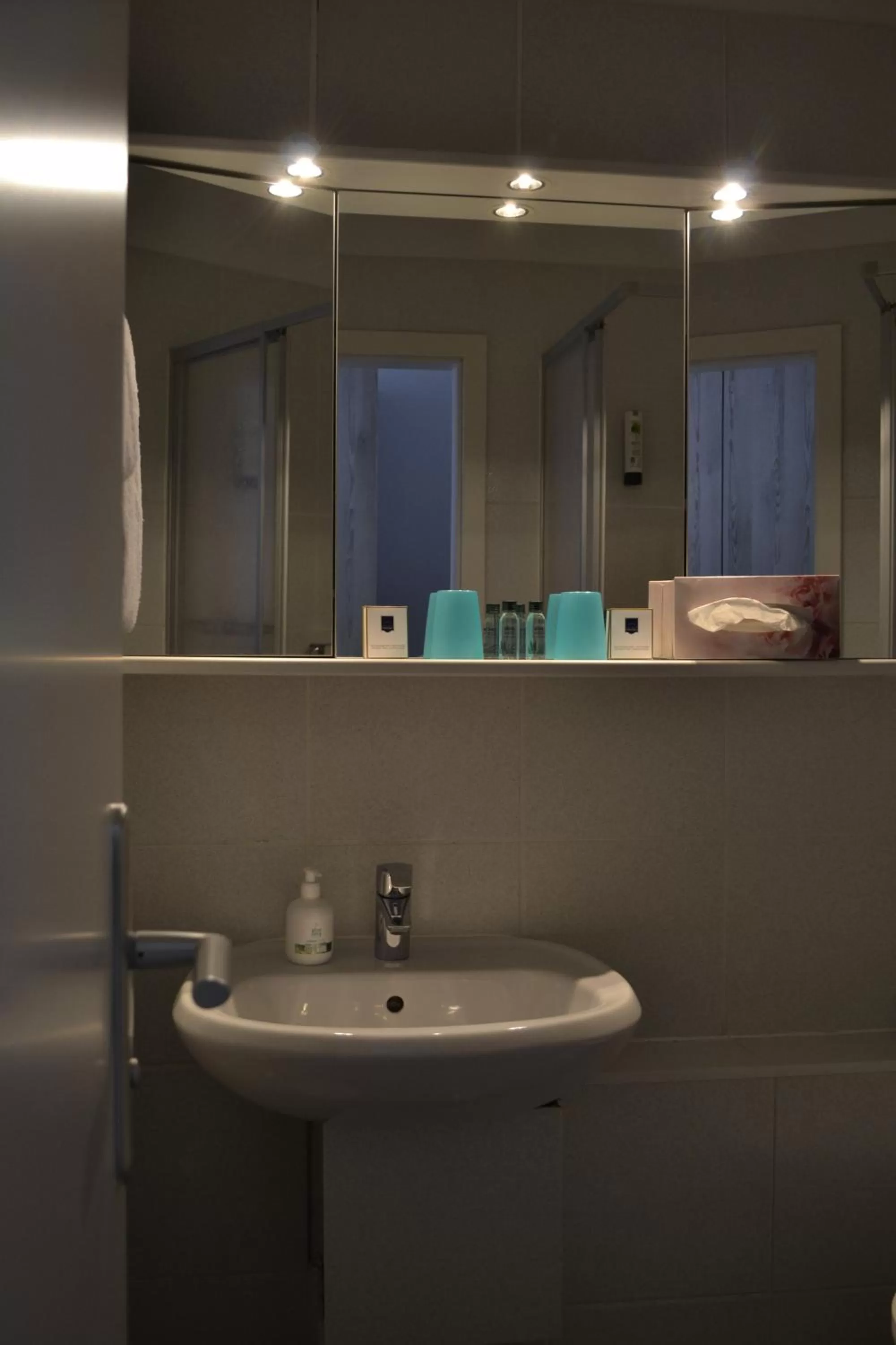 Bathroom in Hotel-Café-Galerie