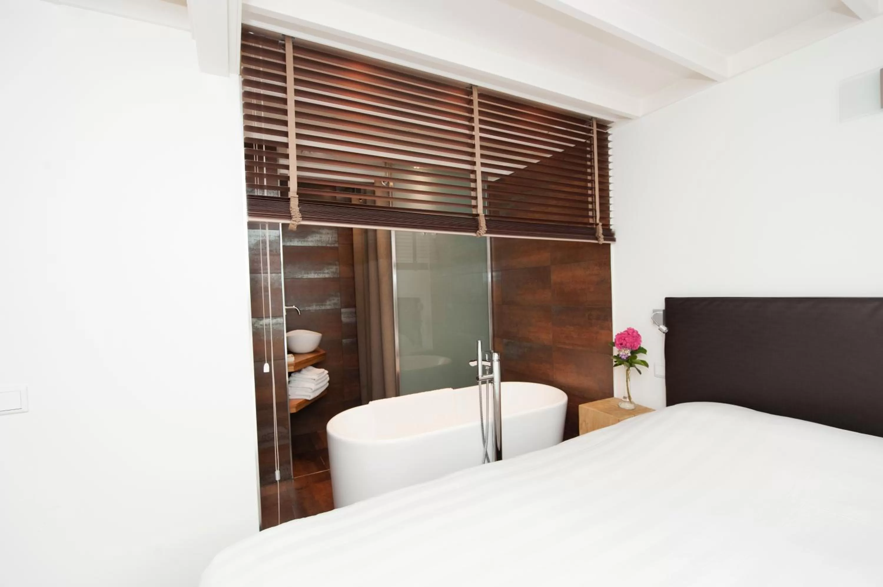 Bathroom in De Dames Van De Jonge Hotel Restaurant