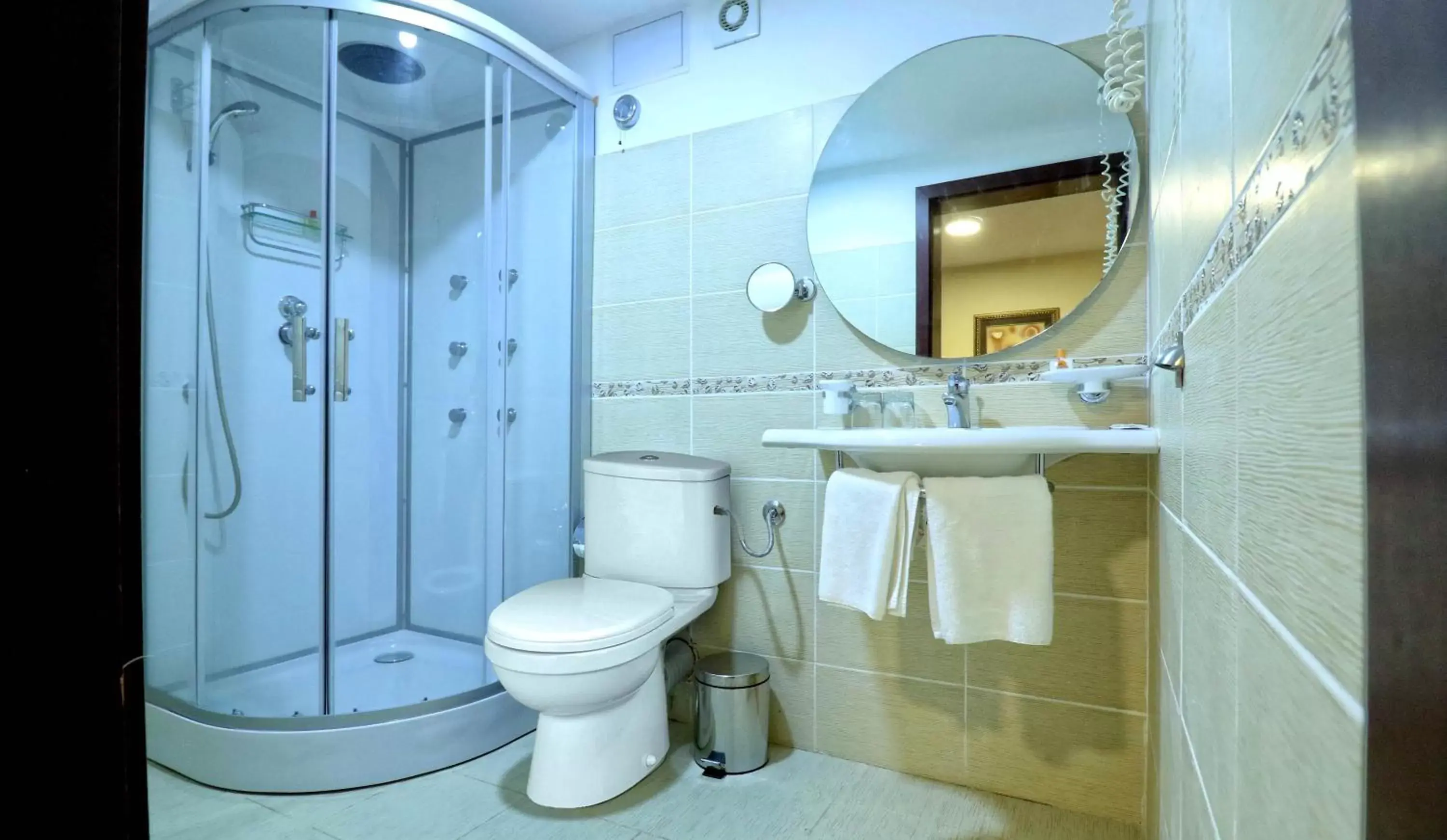 Deluxe Double or Twin Room with Ocean View in Ocean Bay Hotel & Resort Deluxe Double or Twin Room with Ocean View in Ocean Bay Hotel & Resort