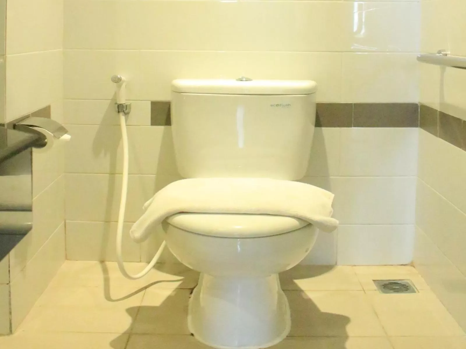 Toilet in LAMORA Sagan Yogyakarta - formerly H Boutique Yogyakarta