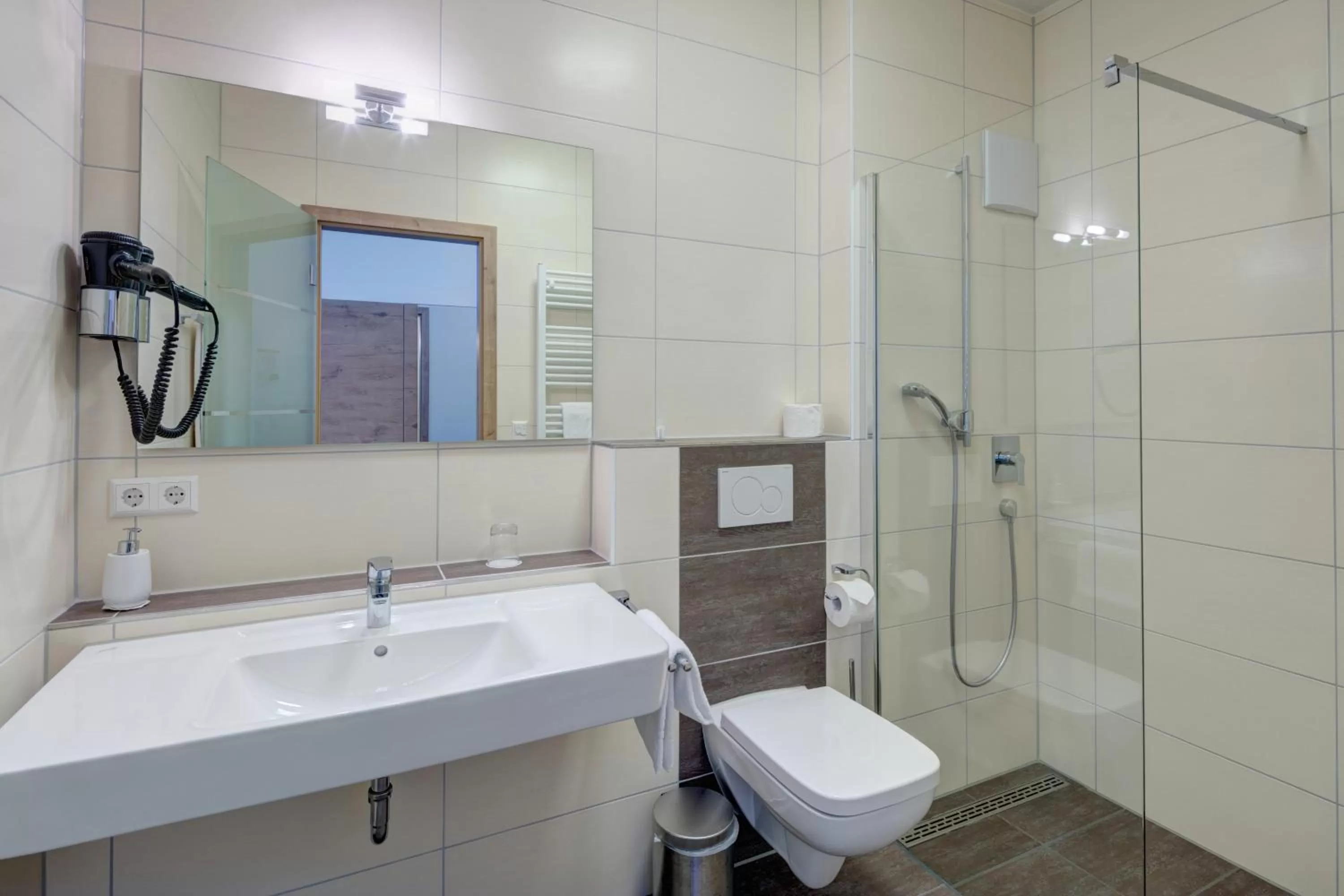 Bathroom in Vinotel Heinz J. Schwab