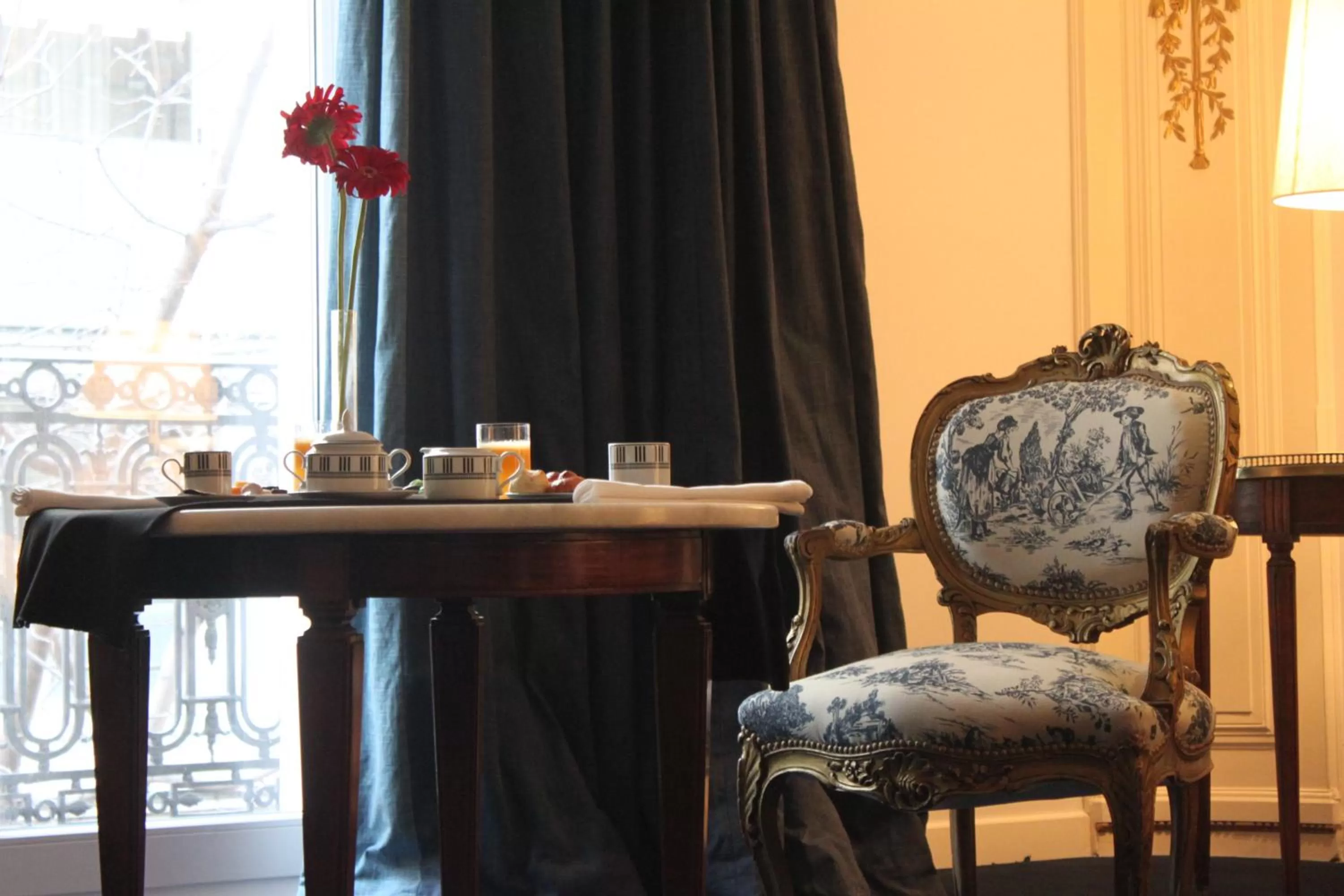 Seating area in Hotel Club Frances