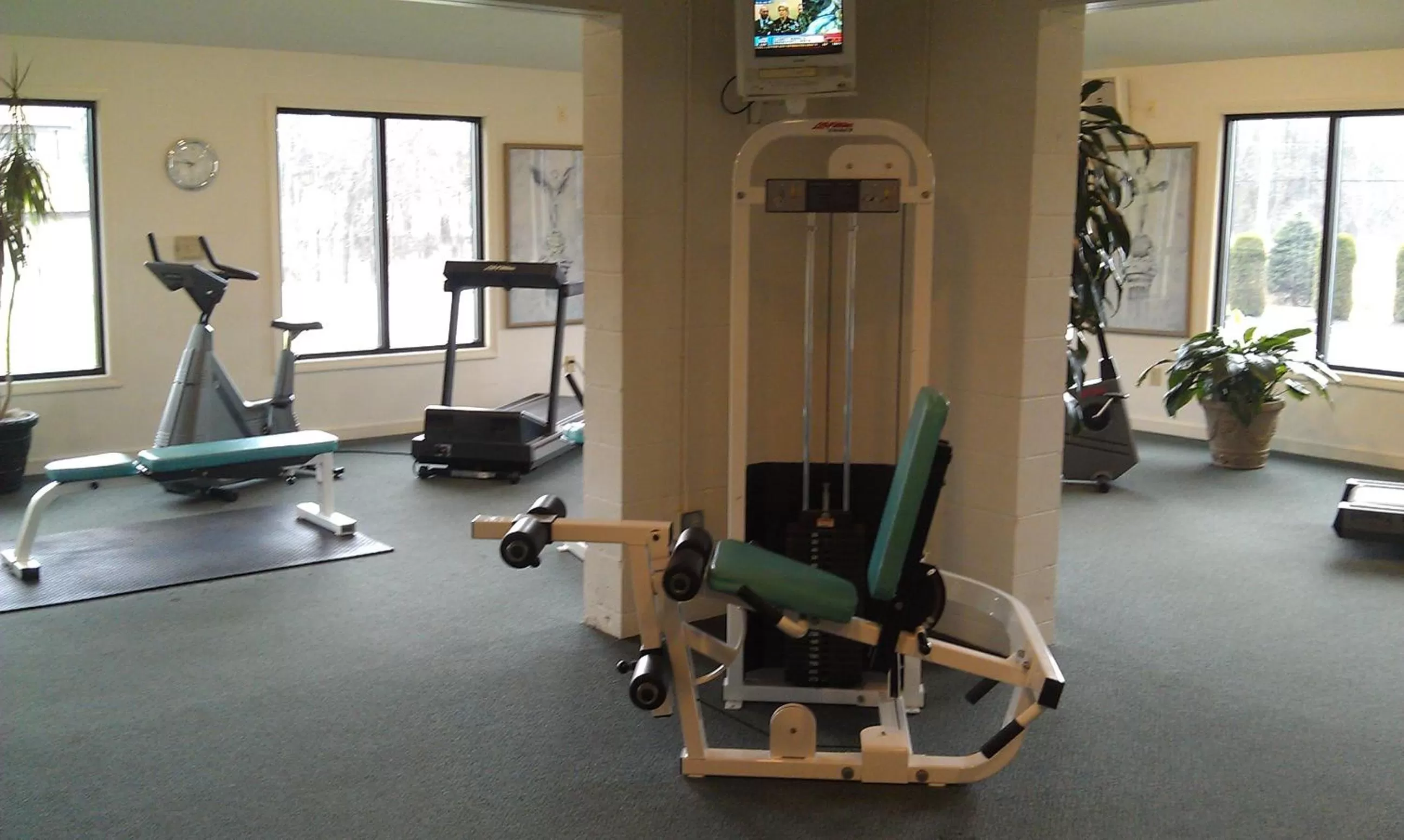 Fitness centre/facilities in Roosevelt Inn & Suites Saratoga Springs