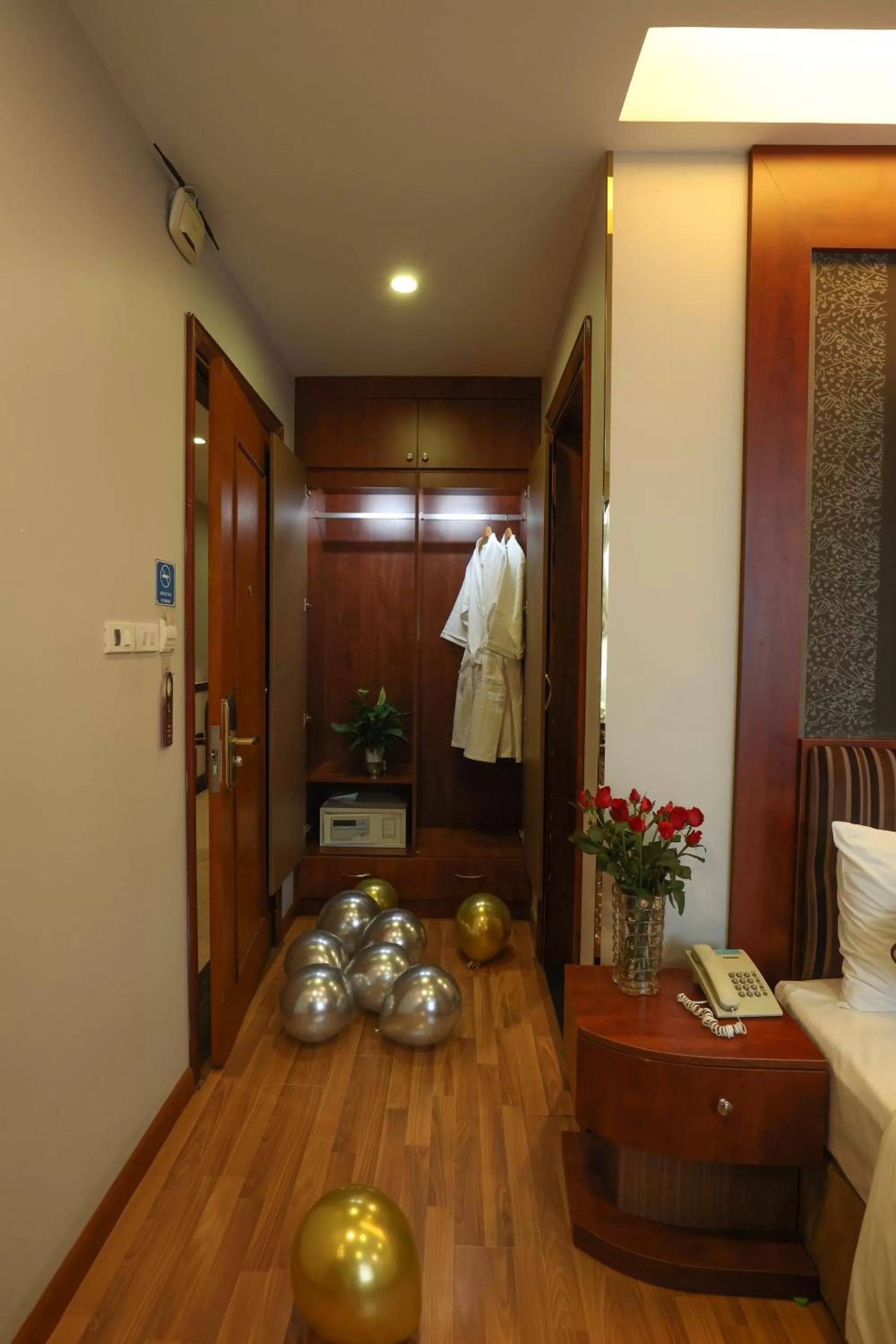 Bed in Gallant Hotel