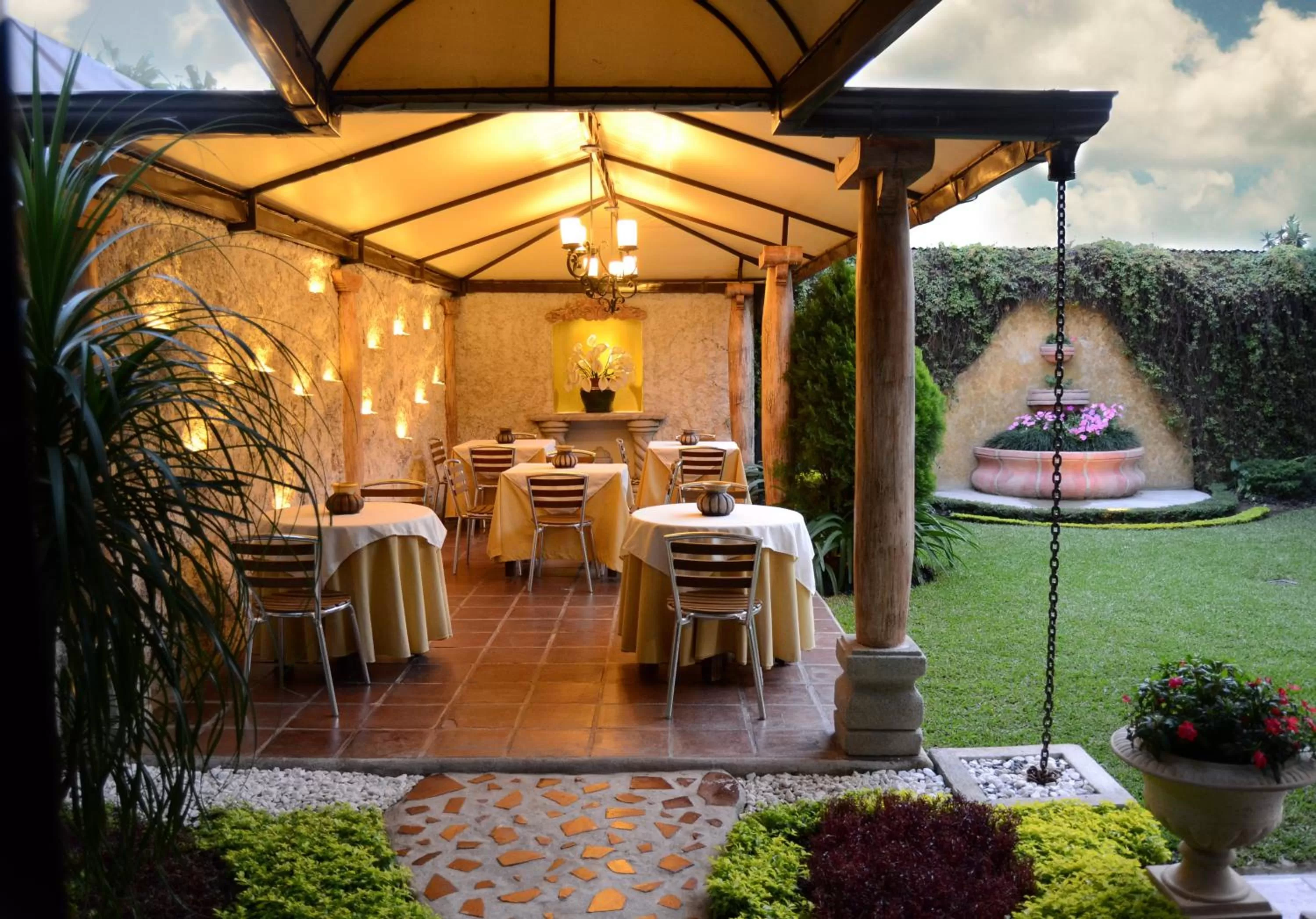 Restaurant/places to eat in Hostal Villa Toscana