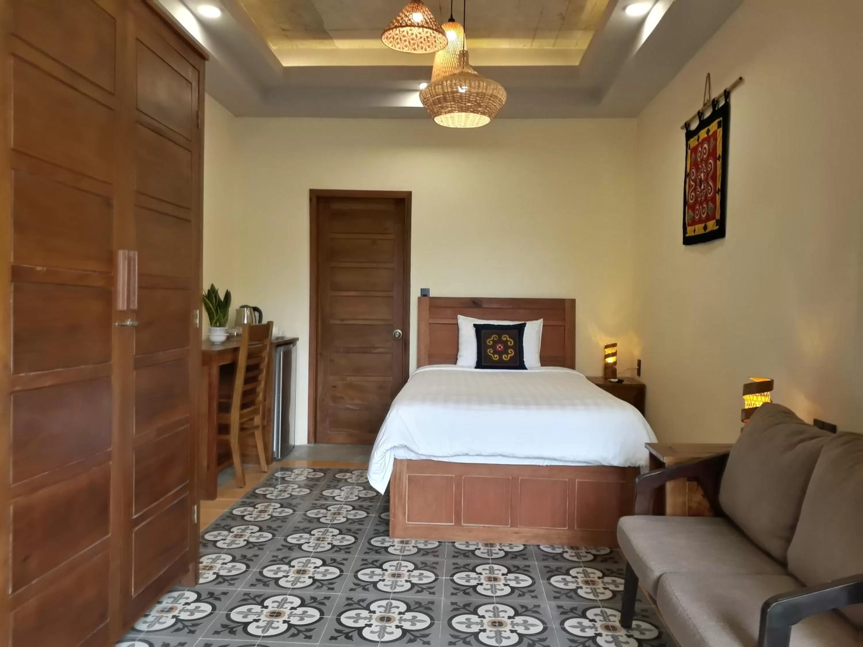 Bedroom, Bed in Pink Tulip Hoi An