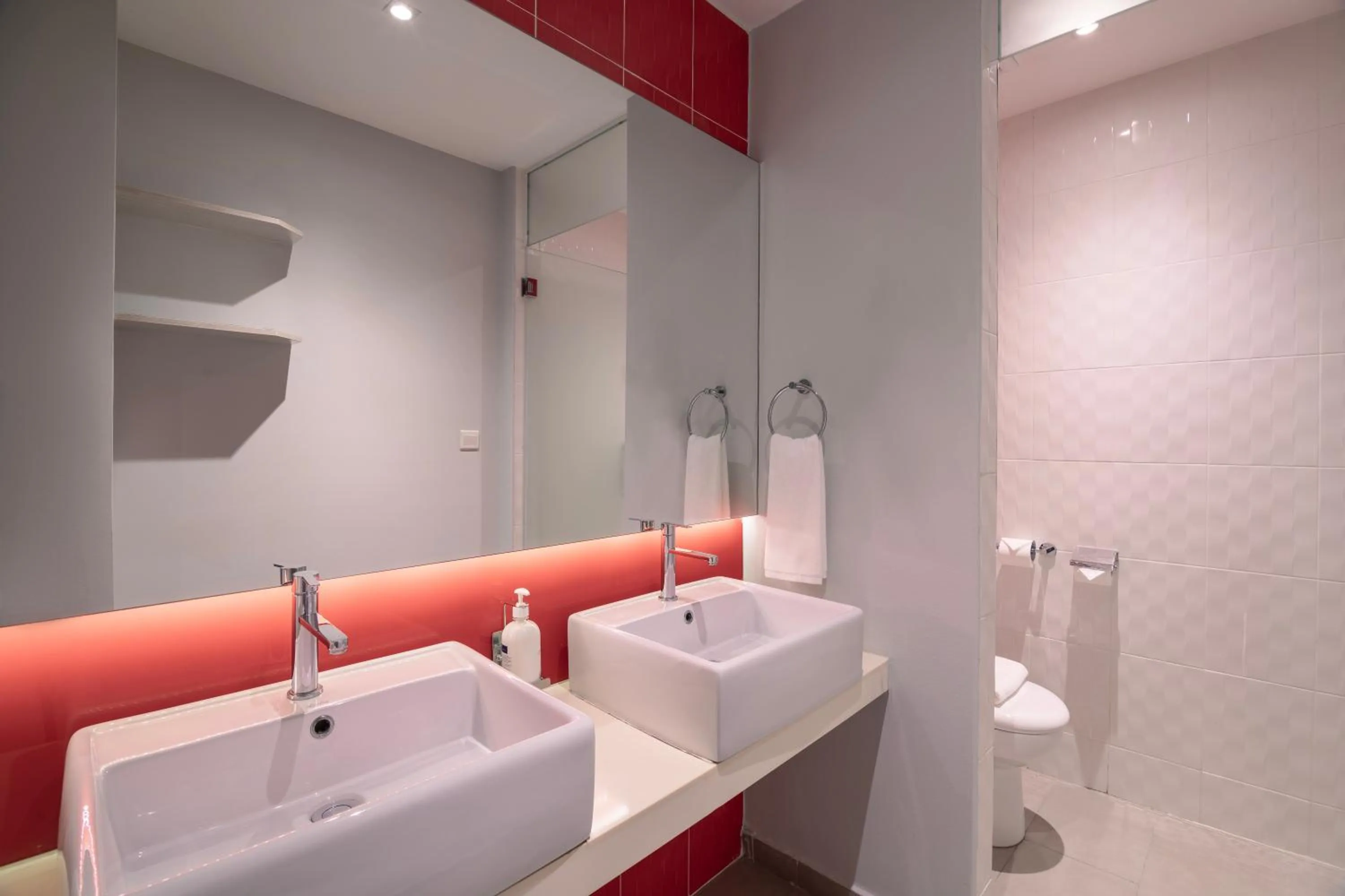 Bathroom in Holiday Inn Express & Suites Johor Bahru by IHG