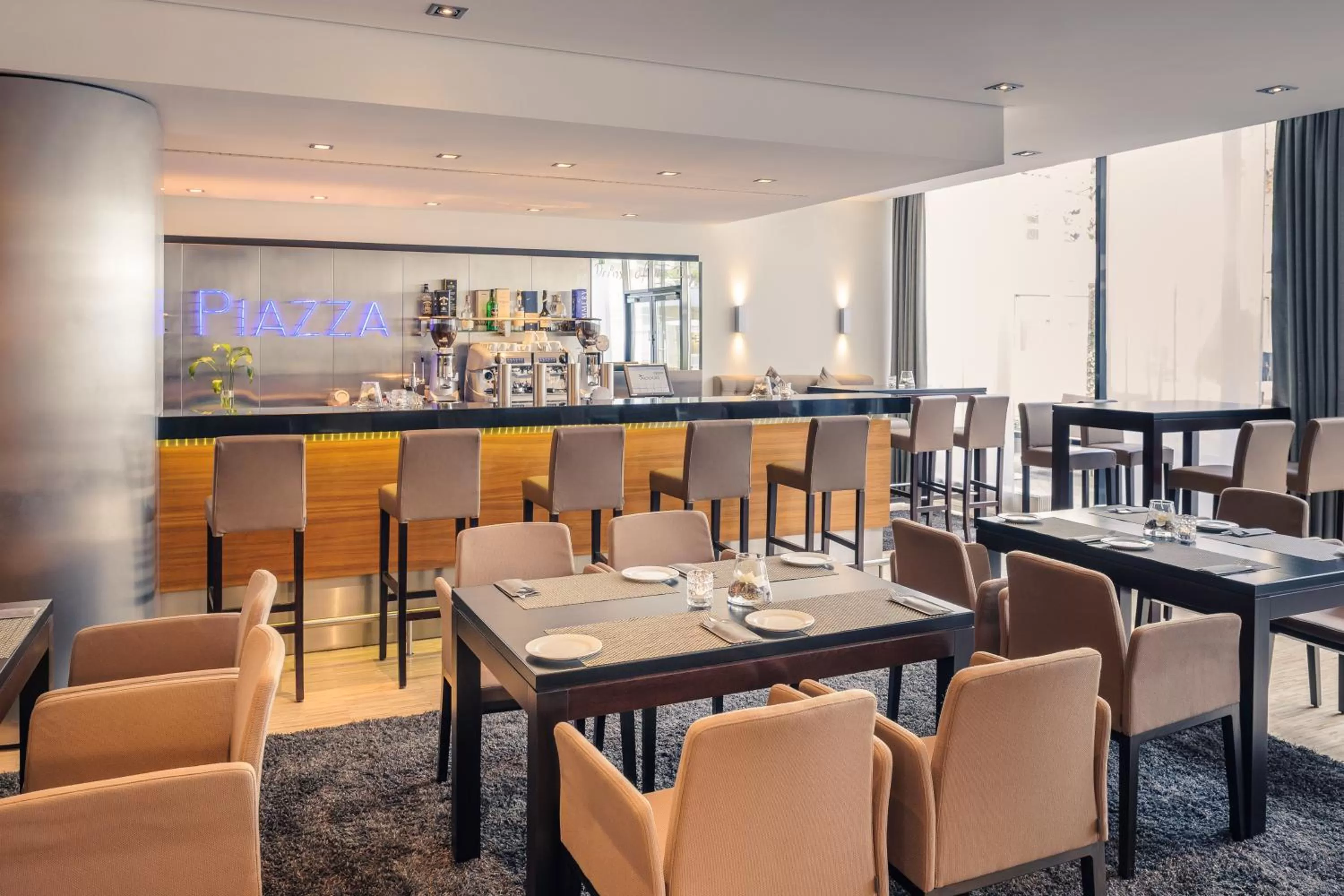 Lounge or bar in Mercure Hotel Düsseldorf City Nord