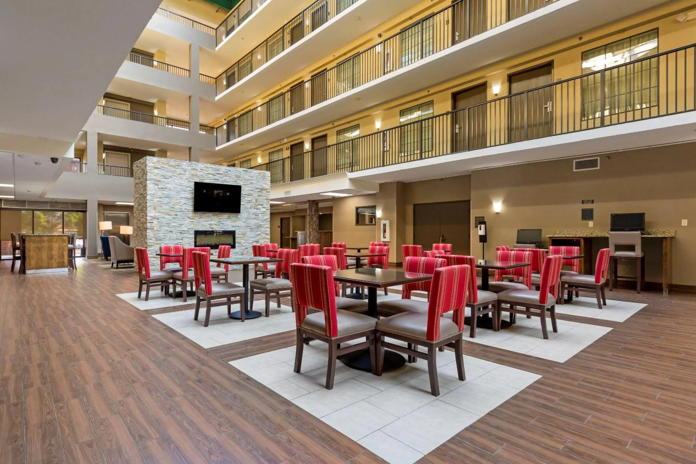 Restaurant/places to eat in Comfort Suites Fredericksburg South