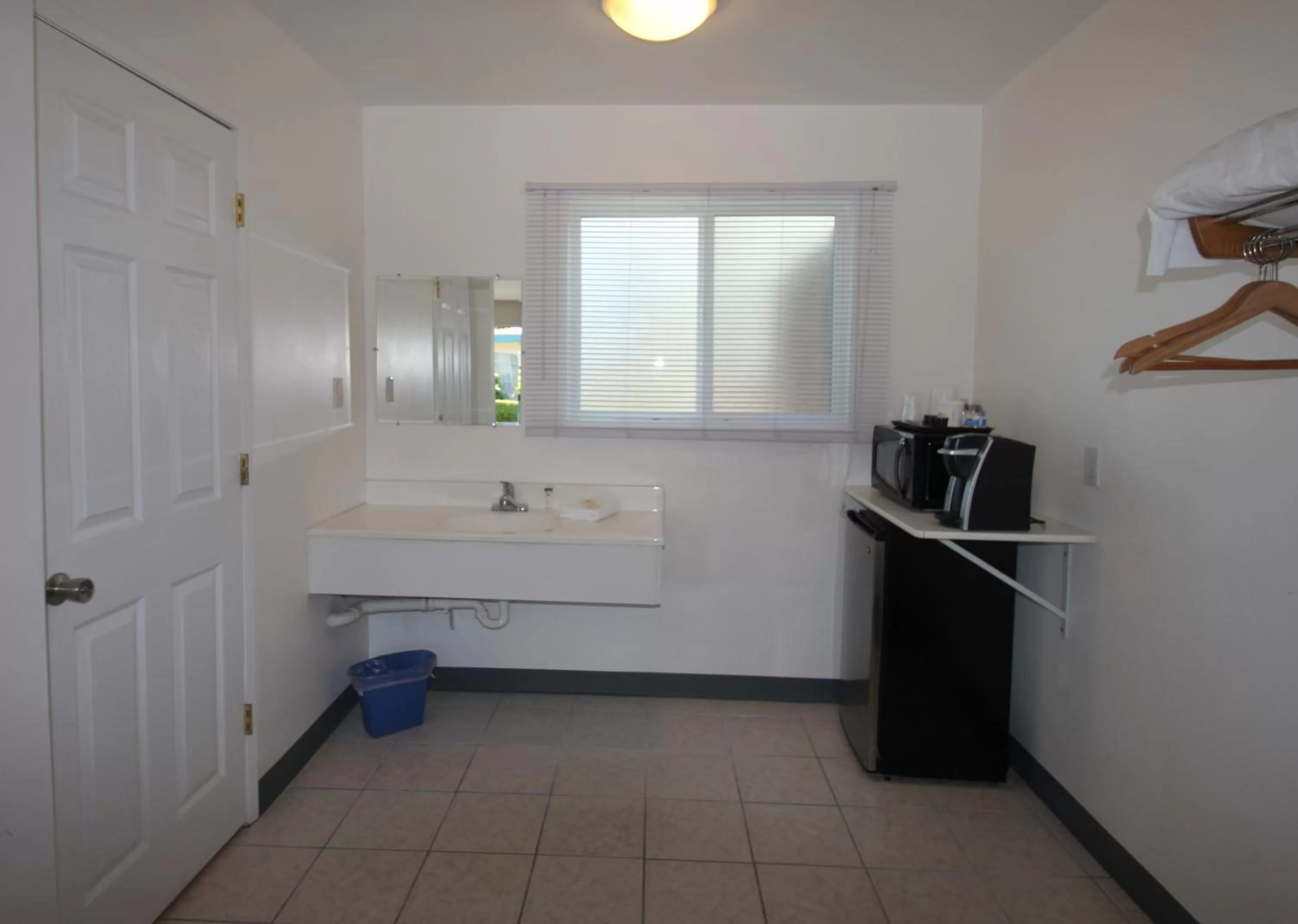 Other, Bathroom in Redwood Inn