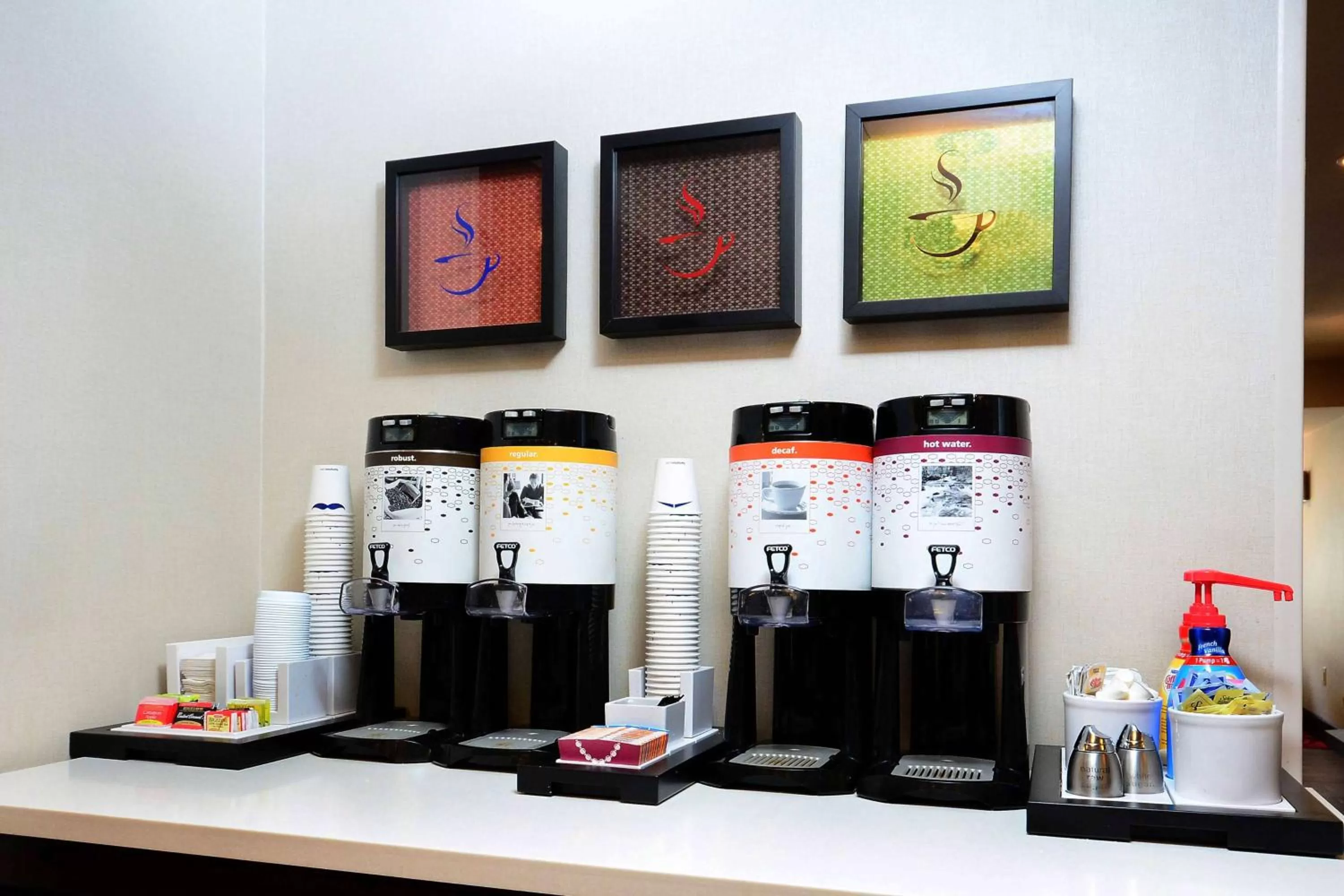 Dining area in Hampton Inn Raleigh Capital Blvd North
