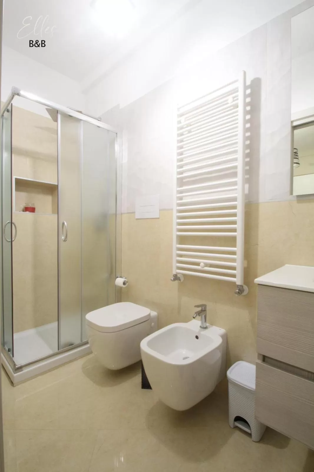 Bathroom in B&B Elles con parcheggio interno