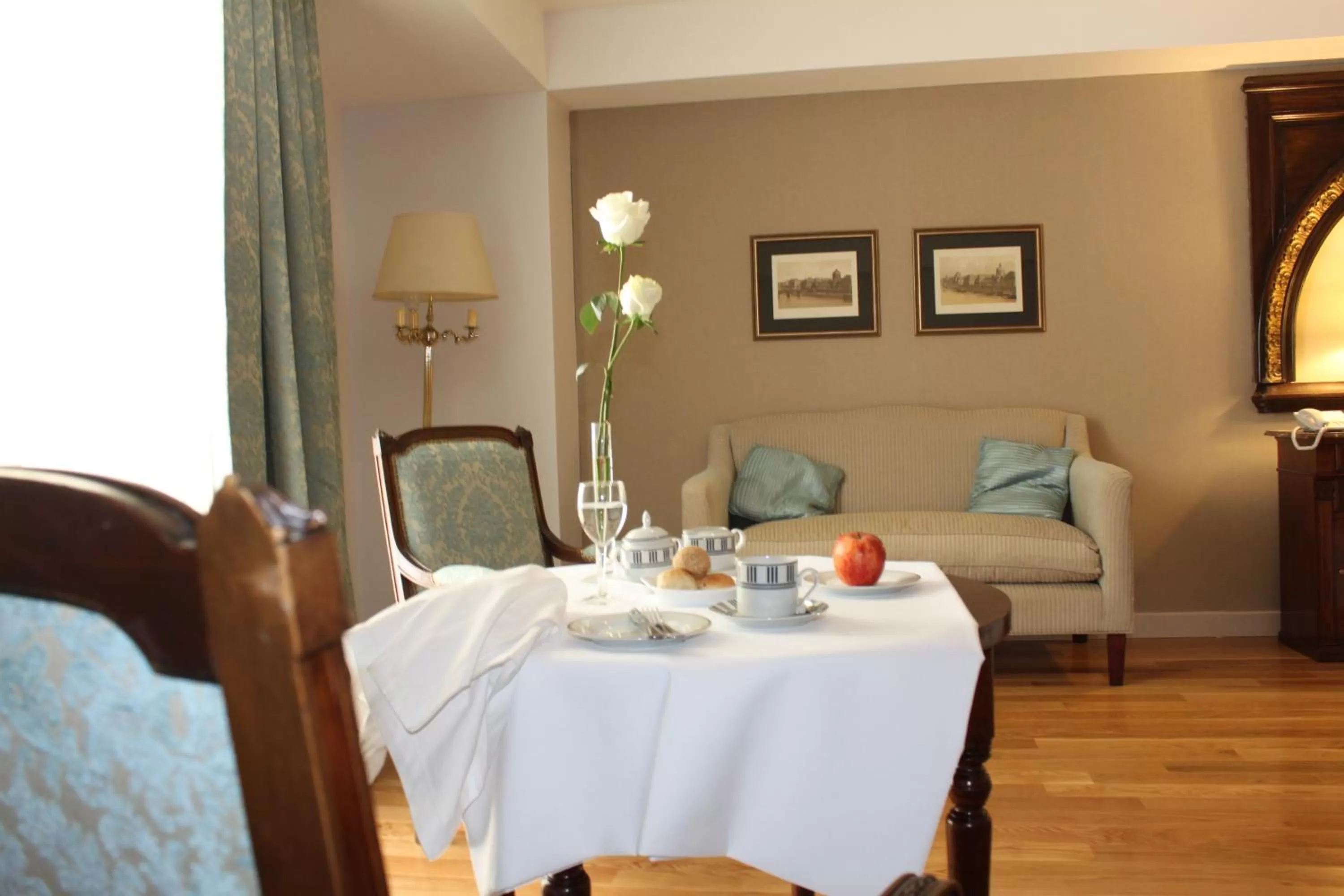 Bedroom in Hotel Club Frances