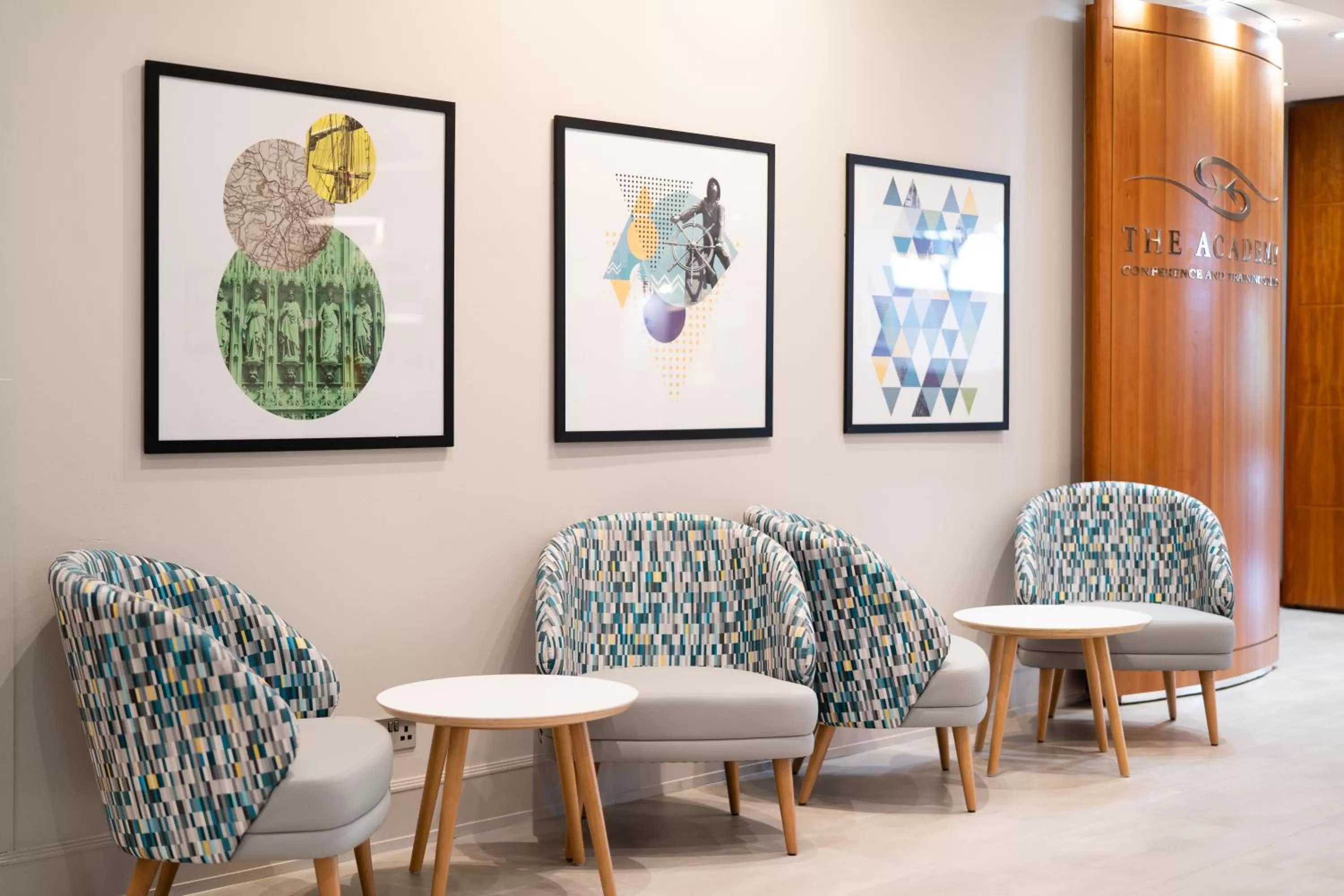 Lobby or reception in Holiday Inn Gloucester - Cheltenham by IHG