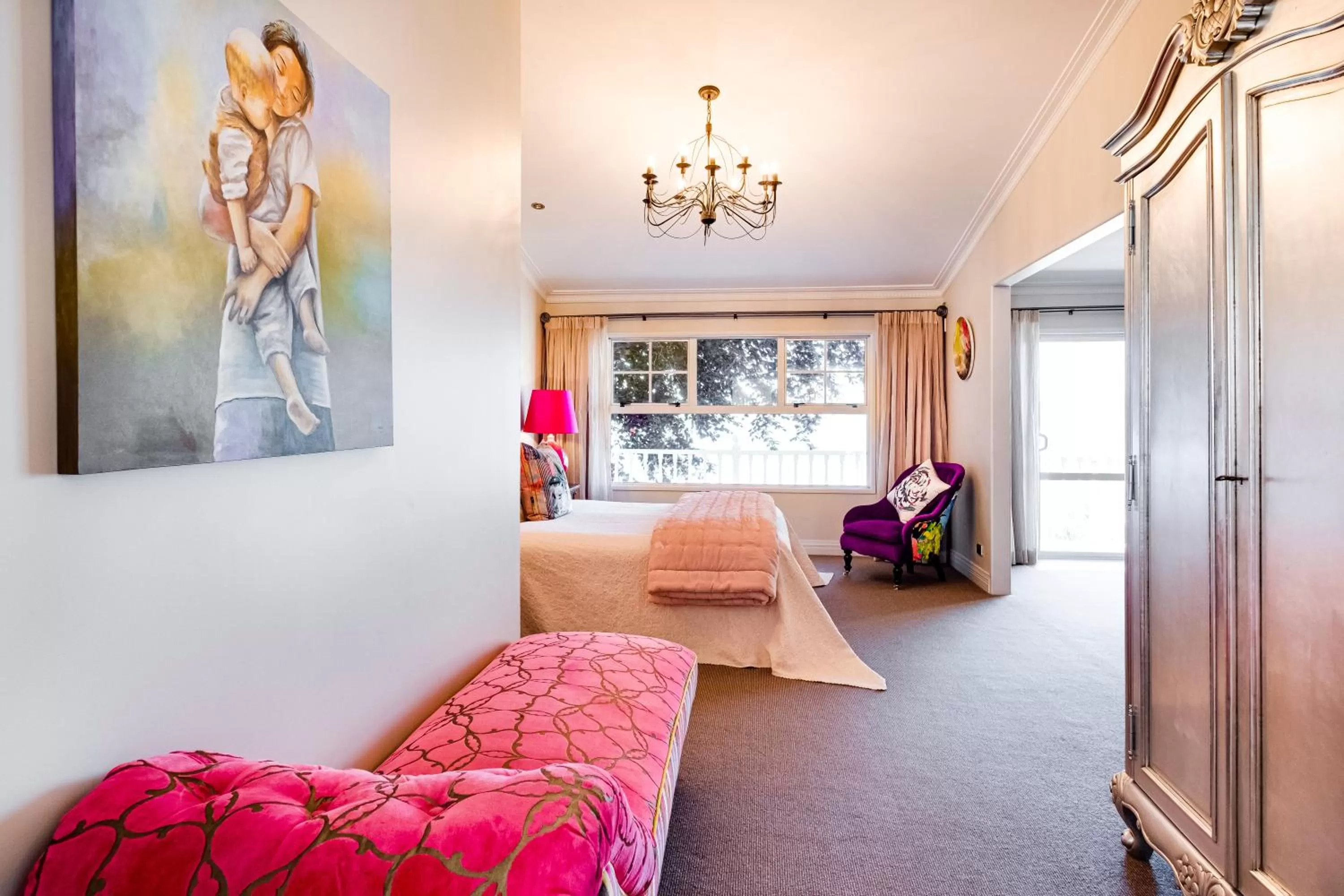 Photo of the whole room, Bed in On The Point - Lake Rotorua