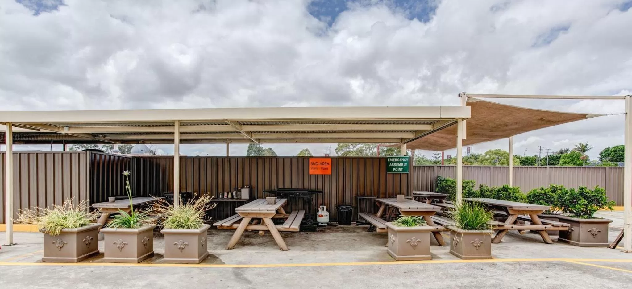 BBQ facilities in Arena Hotel (formerly Sleep Express Motel)