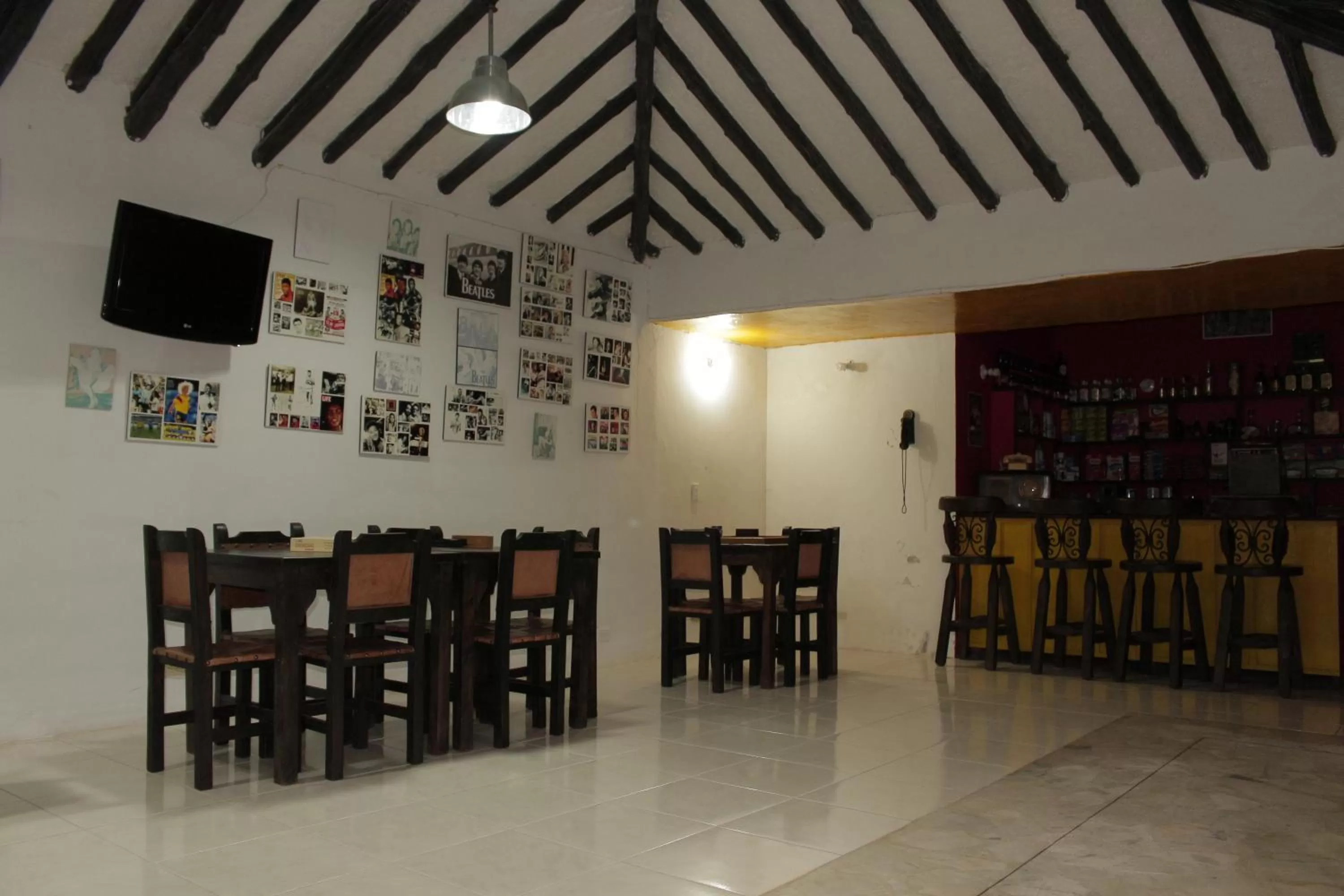 Game Room, Restaurant/Places to Eat in Hotel Chalet El Castillo by Majuva