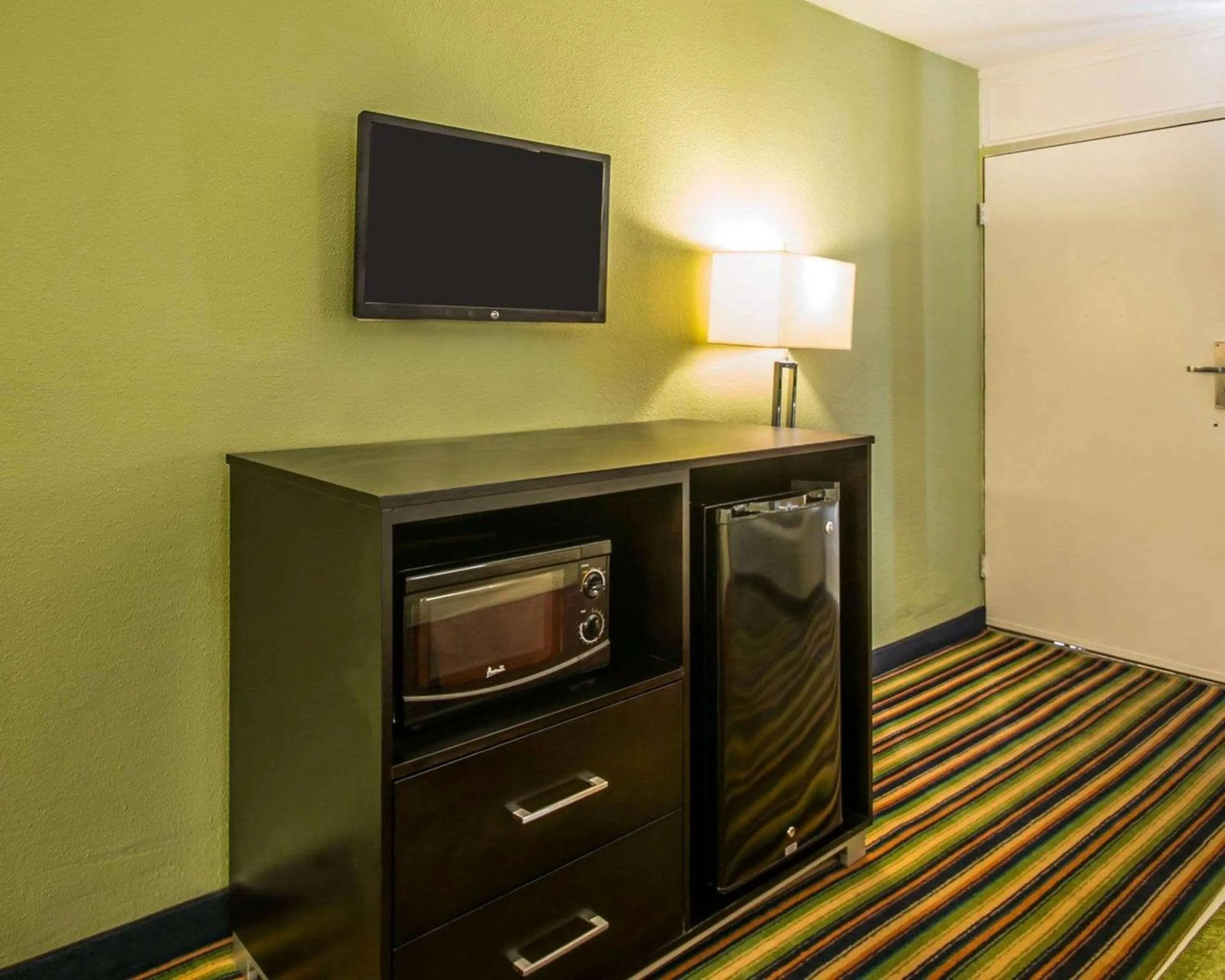 Photo of the whole room in Sunset Palm Hotel